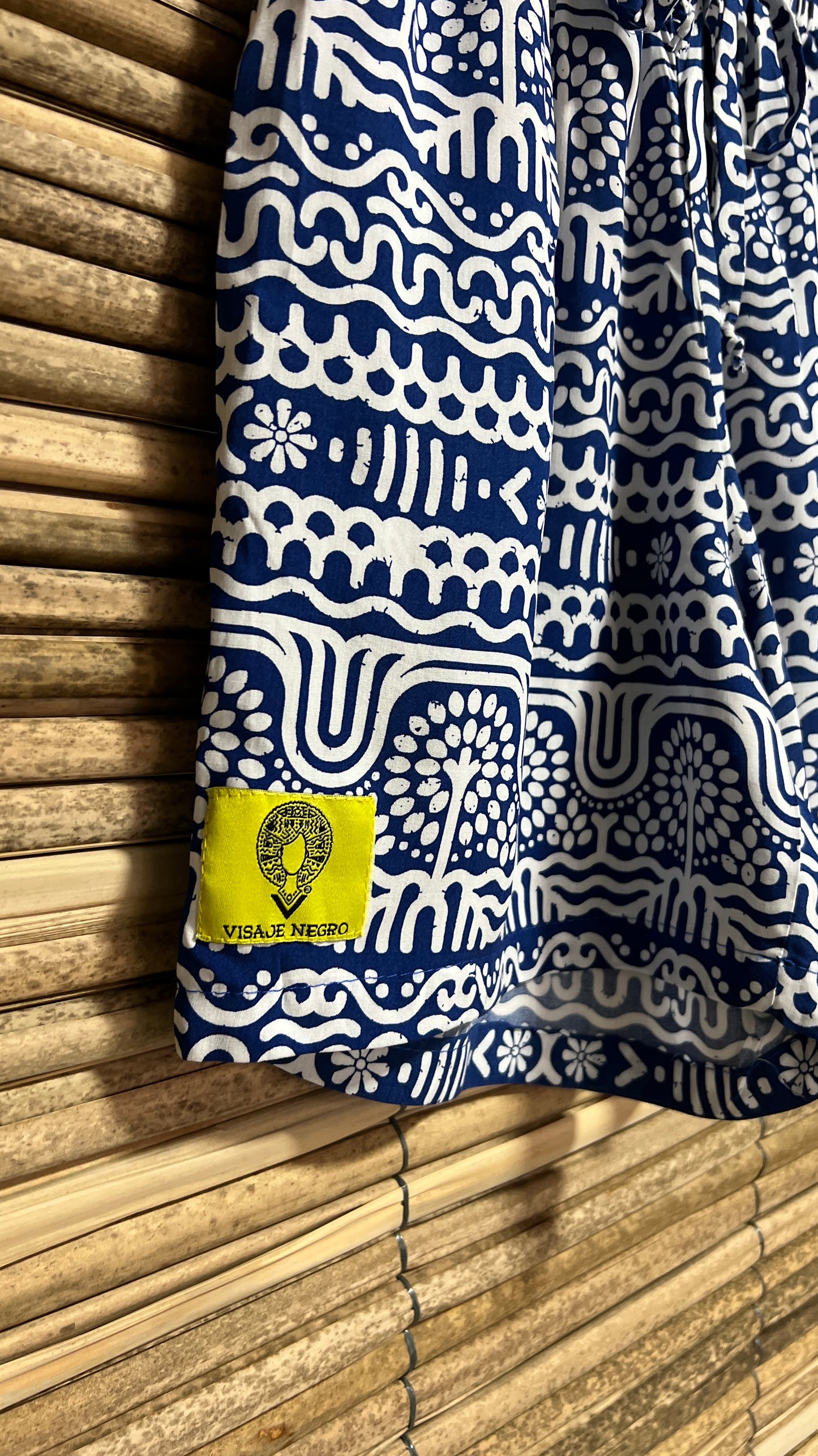Short-mochibiris estampado estampado Río Suriquí en viscosa fresca | Visaje Negro – diseño étnico colombiano Visaje Negro