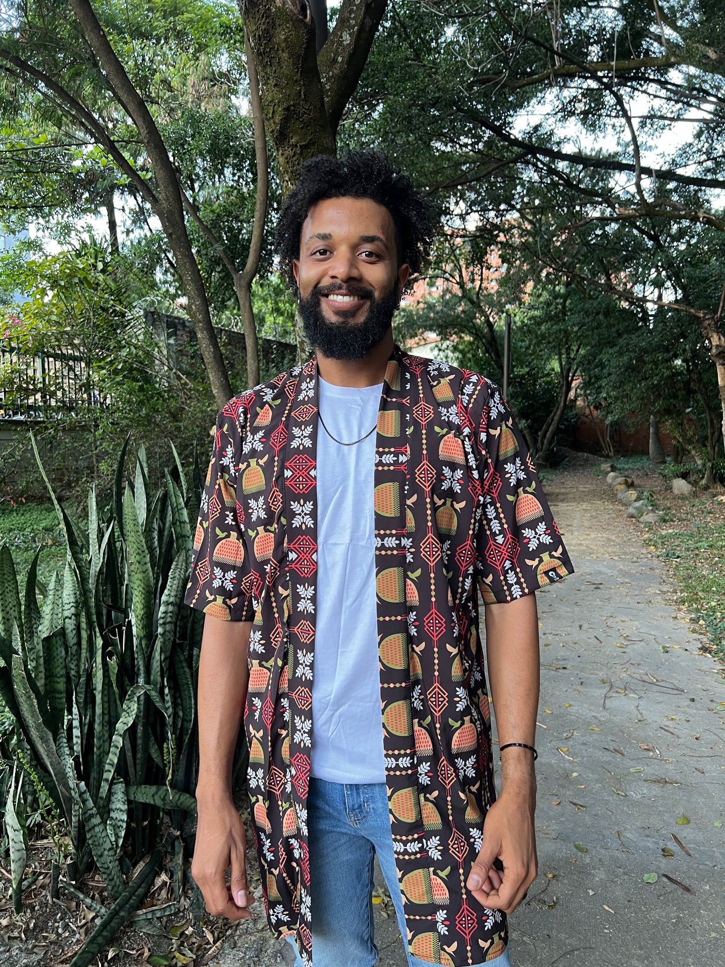 Kimono corto sin género- Diseño Puño de arroz – diseño étnico colombiano Visaje Negro