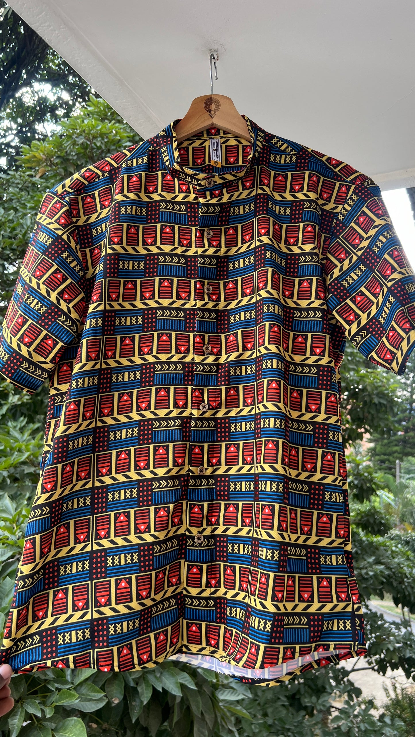 Camisa Vaivén de Peces-Cuello Nerú-ropa afrocolombiana – diseño étnico colombiano Visaje Negro