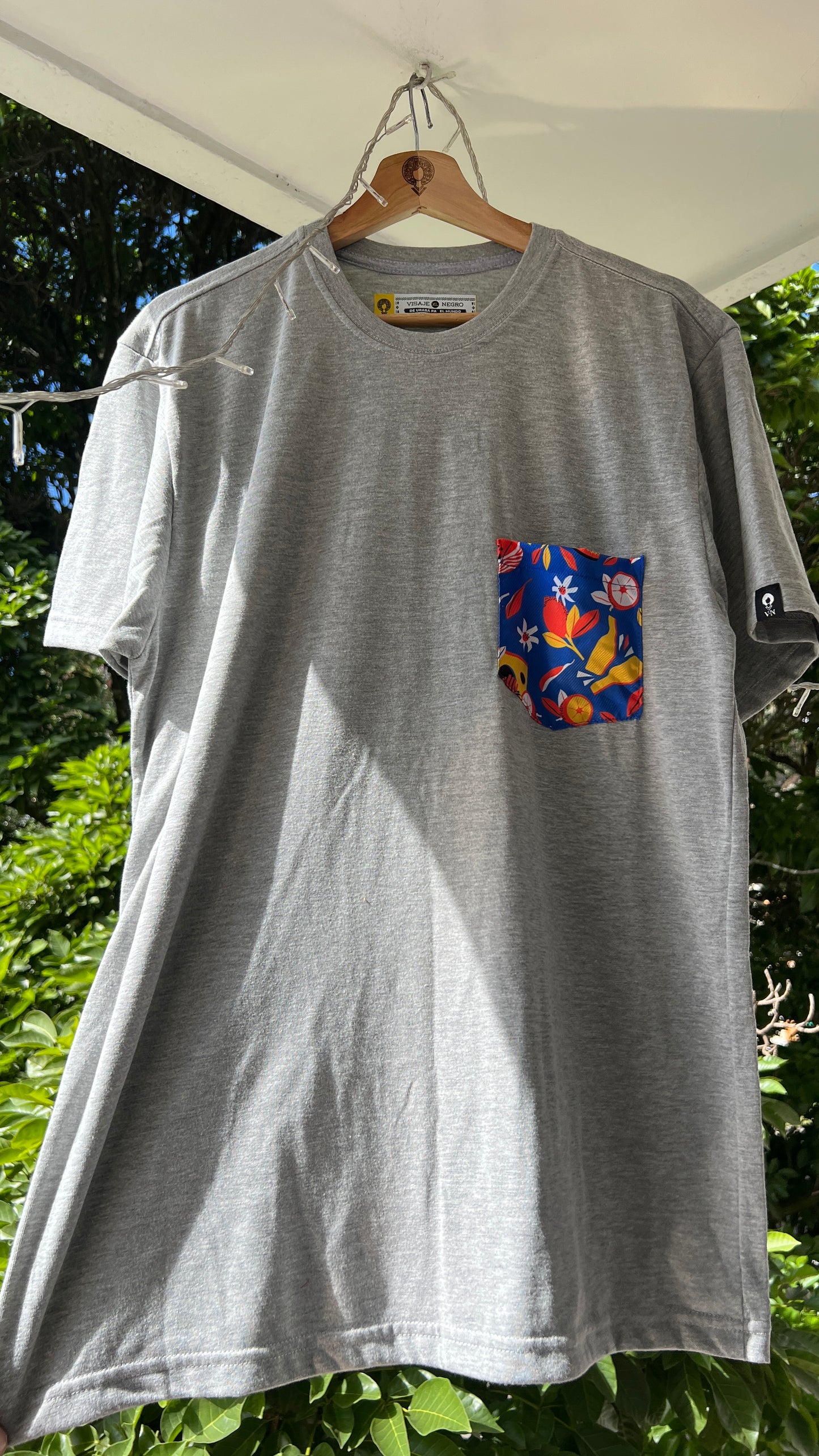 Camiseta gris talla xl bolsillo diseño Sexteto