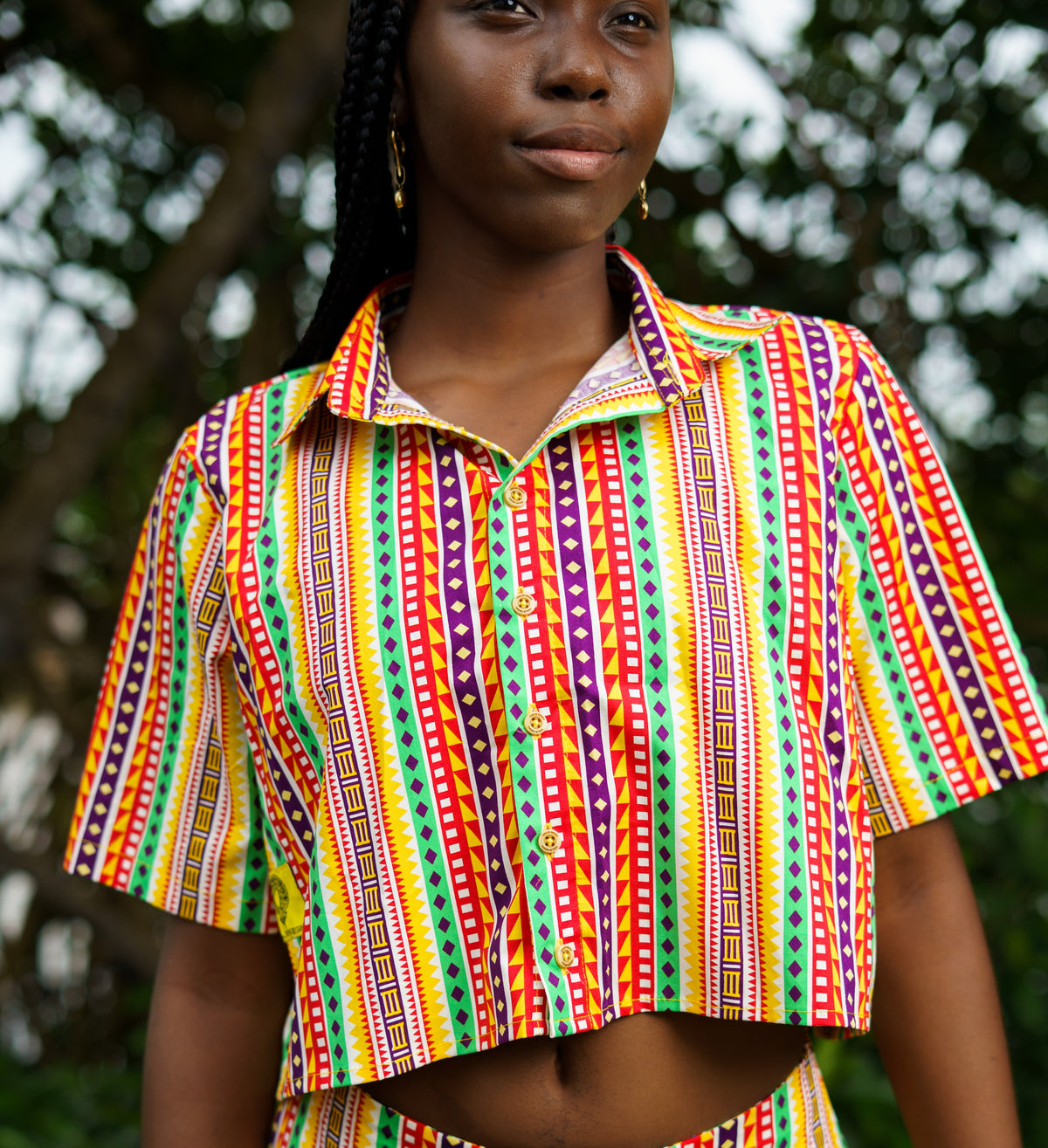 Camisa corta tipo Crop Top estampado Caminos