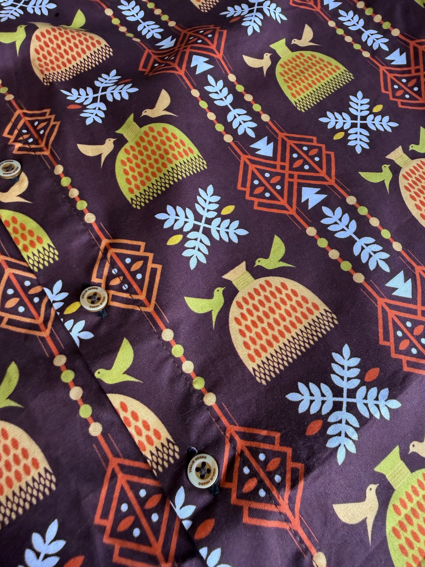 Camisa Premium ALGODÓN. Cuello NERÚ Diseño Puño de arroz