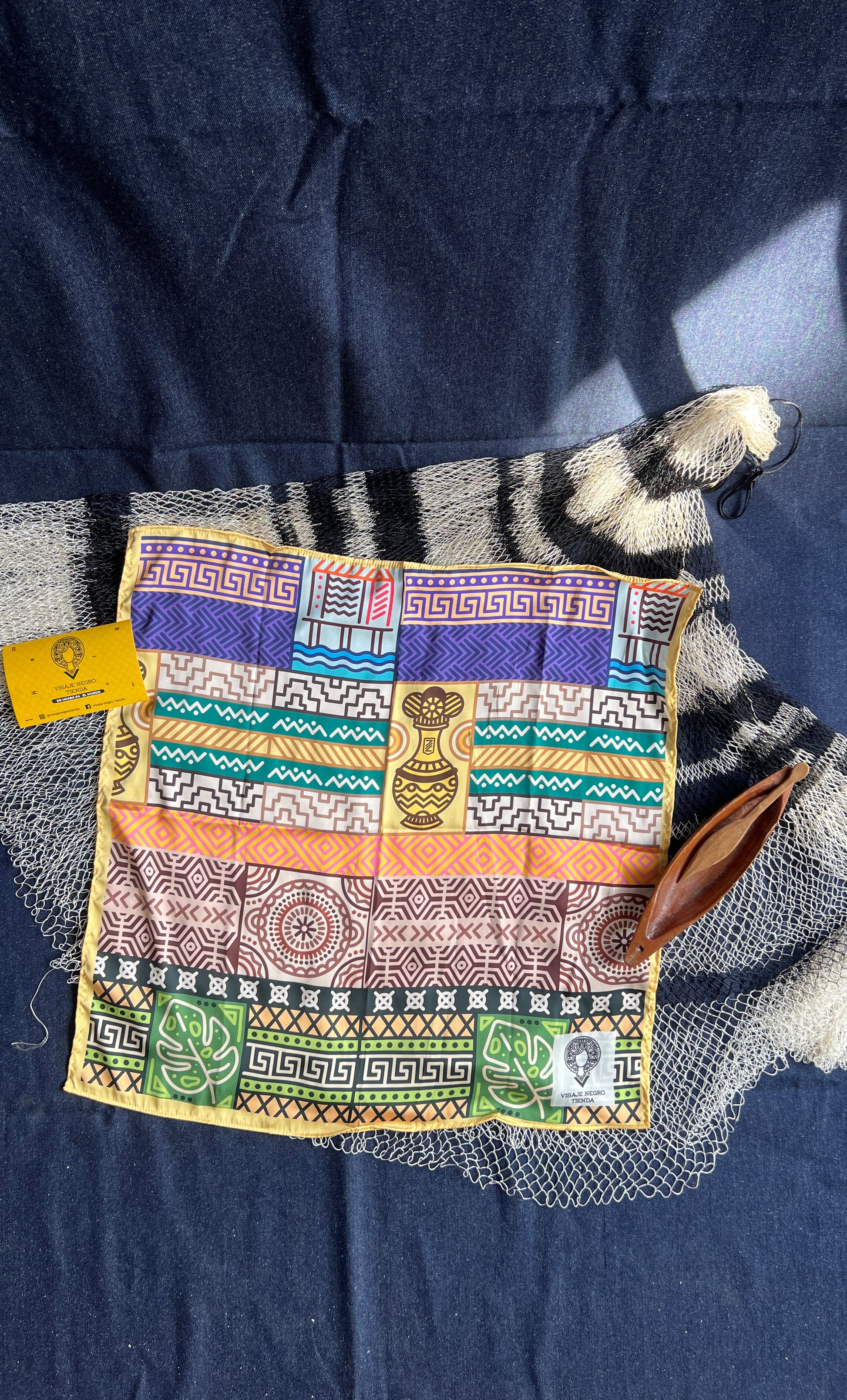 Pañuelo/Pañoleta Diseño Artesanos – diseño étnico colombiano Visaje Negro