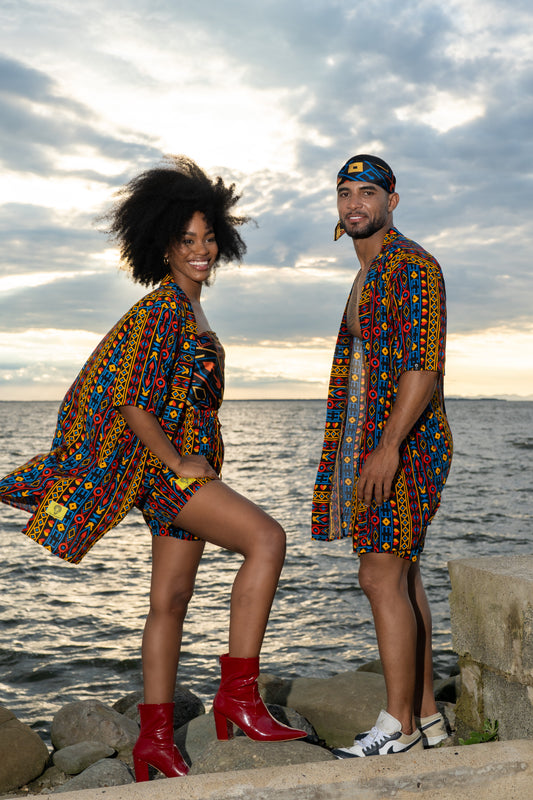 Kimono corto sin género estampado El Alba – 100% viscosa fresca | Visaje Negro – diseño étnico colombiano Visaje Negro