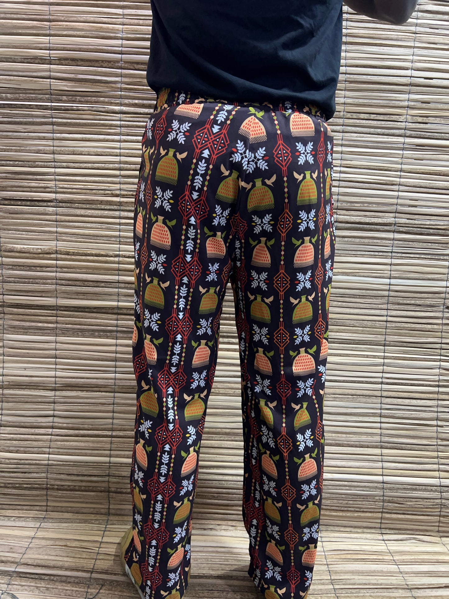 Pantalón Estampado Unisex Bota Ancha Diseño Puño de arroz.