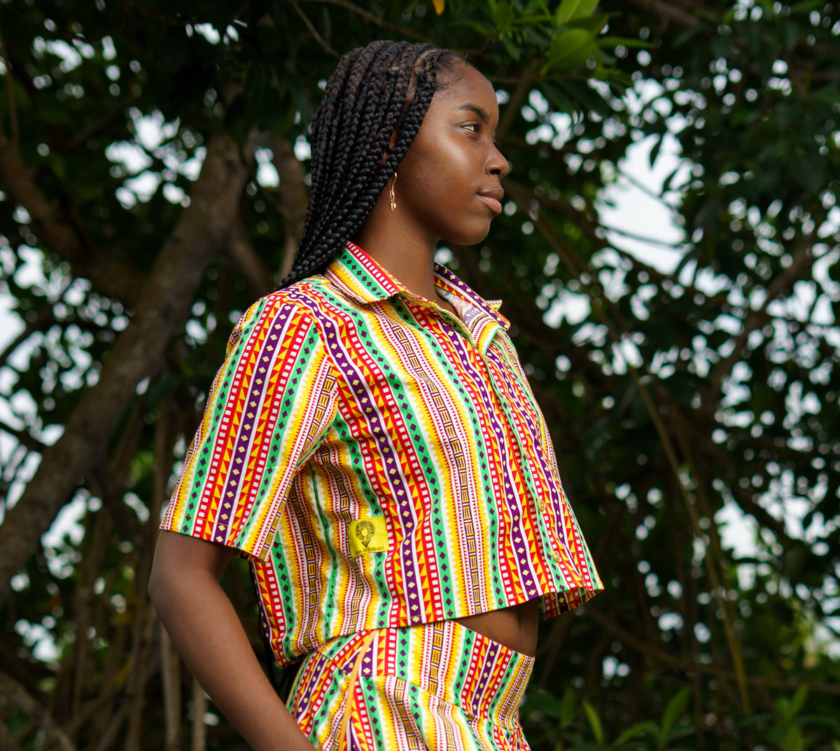 Camisa corta tipo  Crop Top estampado Caminos