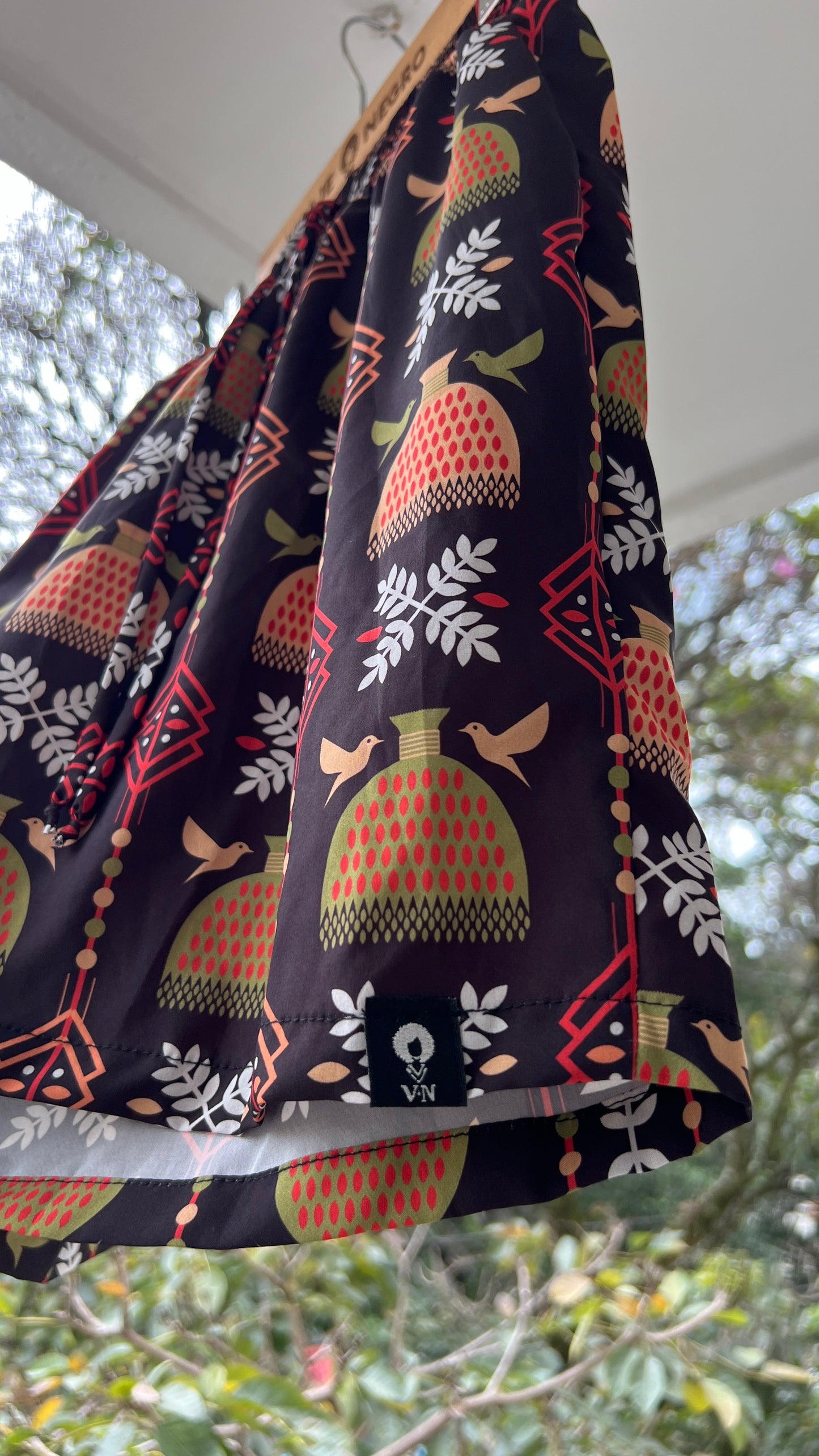 Short-mochibiris estampado Puño de arroz – diseño étnico colombiano Visaje Negro