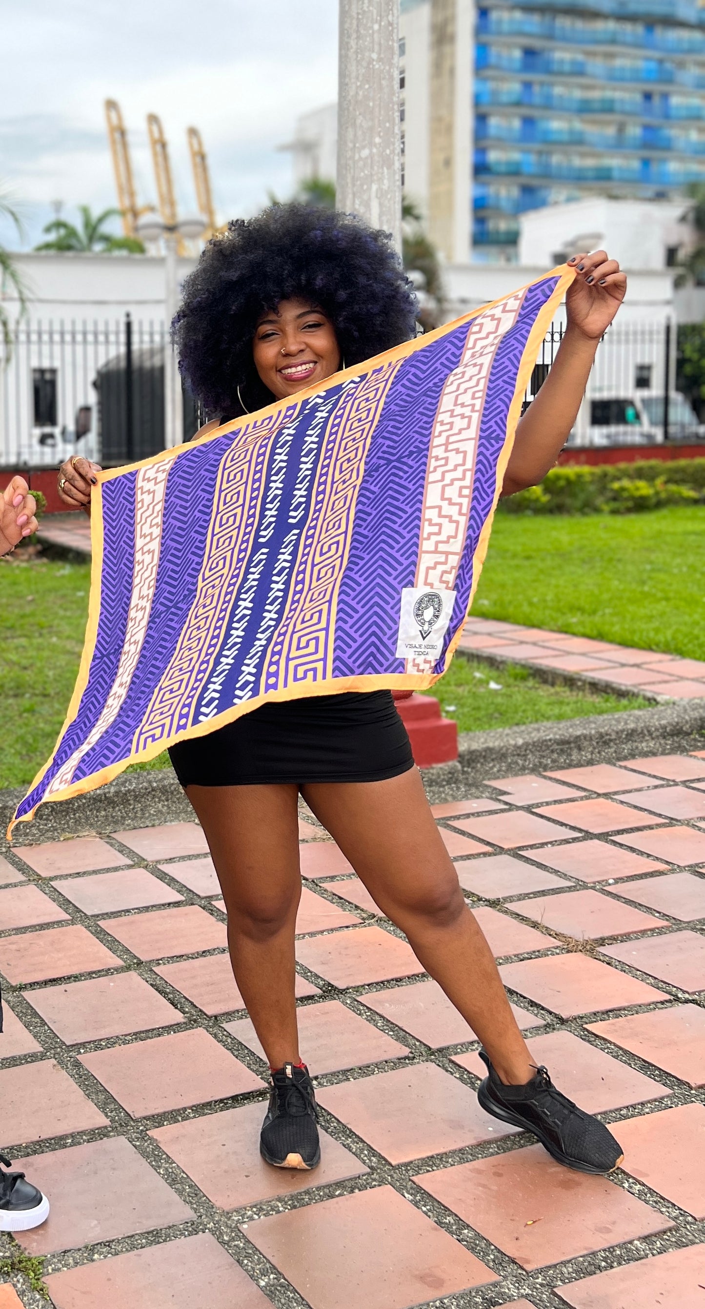 Pañuelo/Pañoleta Tierra Viva - Pañuelo colombiano – diseño étnico colombiano Visaje Negro