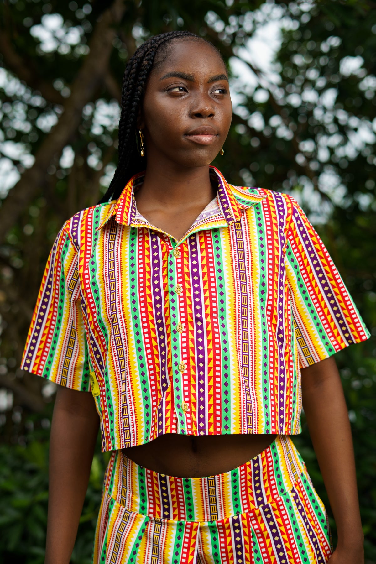 Camisa corta tipo  Crop Top estampado Caminos