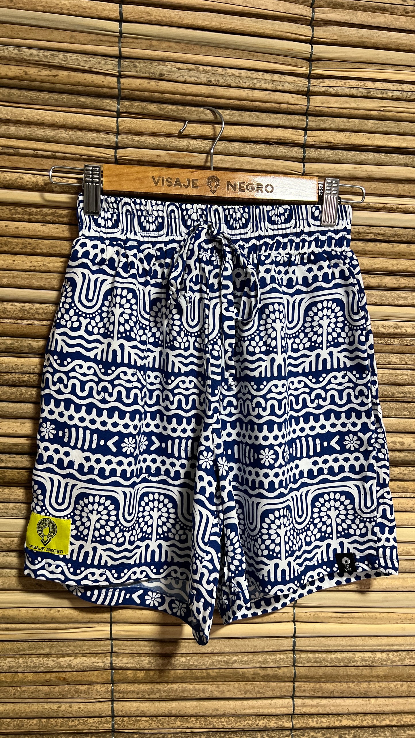 Short-mochibiris estampado estampado Río Suriquí en viscosa fresca | Visaje Negro – diseño étnico colombiano Visaje Negro