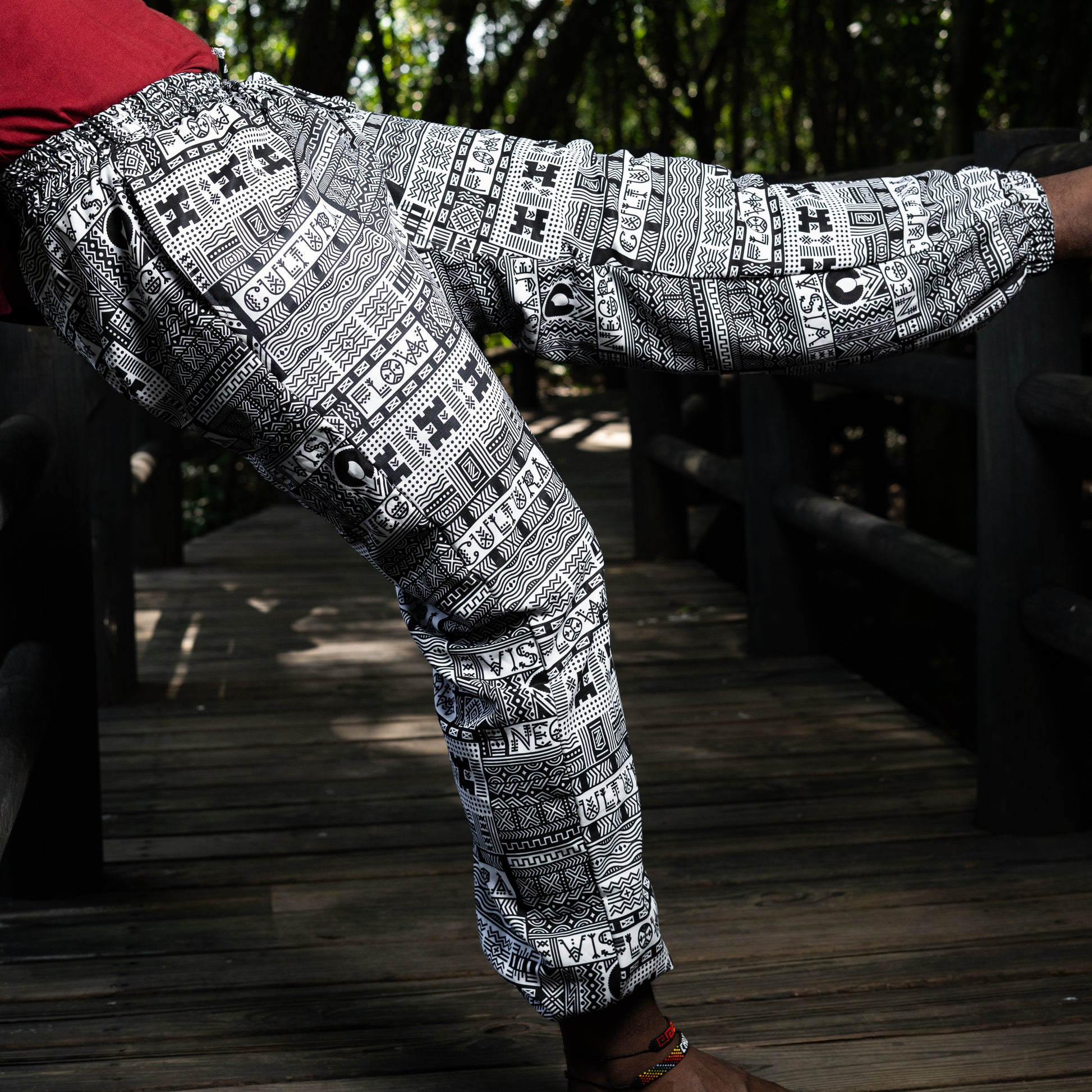 Jogger aladino Cultura Afrofuturista – diseño étnico colombiano Visaje Negro