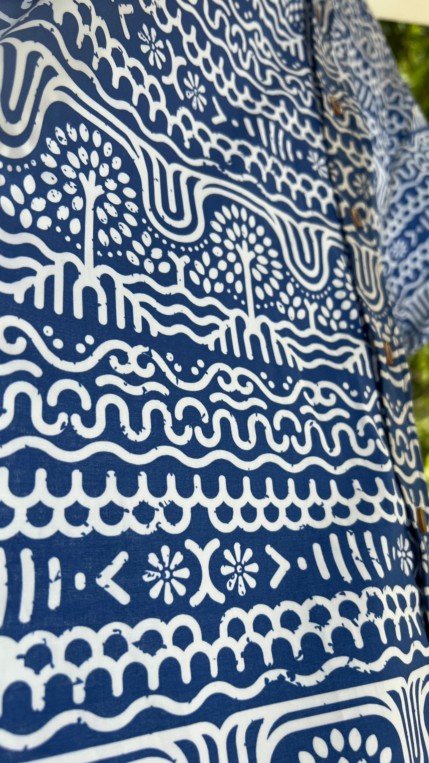 Camisa Premiun ALGODÓN cuello inglés-Rio Suriquí – diseño étnico colombiano Visaje Negro