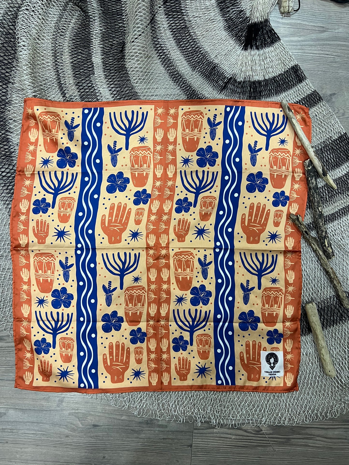 Pañuelo/Pañoleta Diseño Bulla y pesca – diseño étnico colombiano Visaje Negro