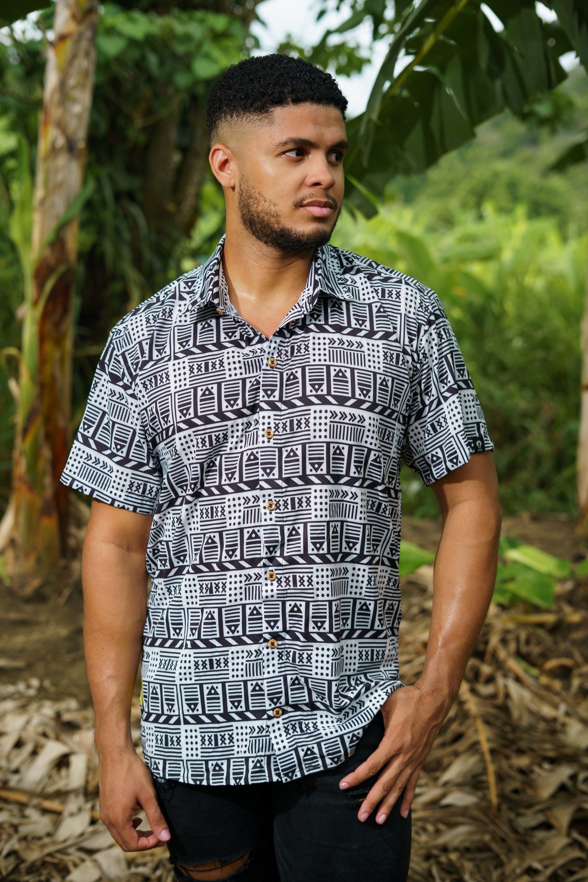 Camisa Vaivén de Peces B/N  Cuello Inglés