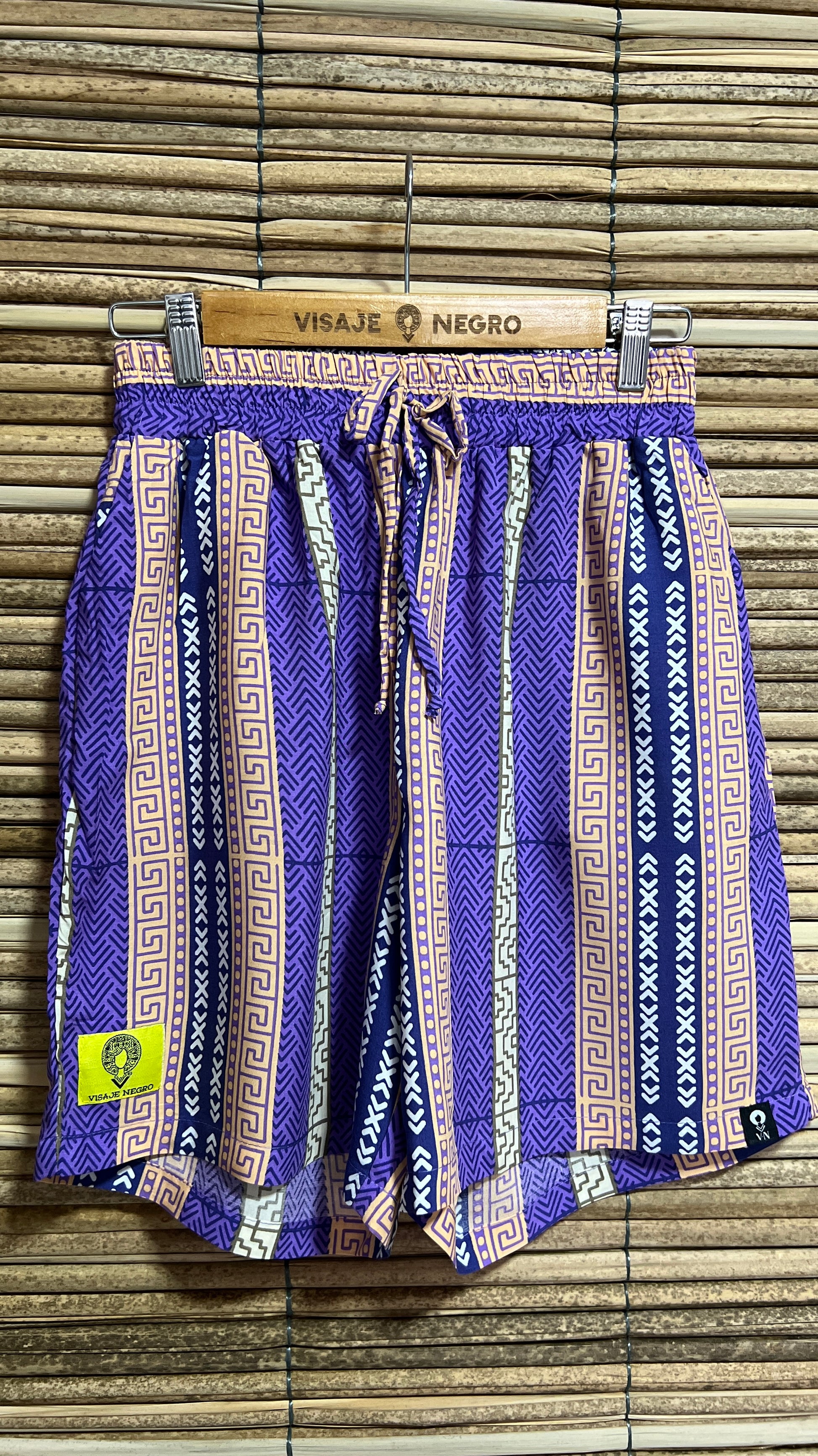 Short-mochibiris estampado estampado Tierra Viva en viscosa fresca | Visaje Negro – diseño étnico colombiano Visaje Negro