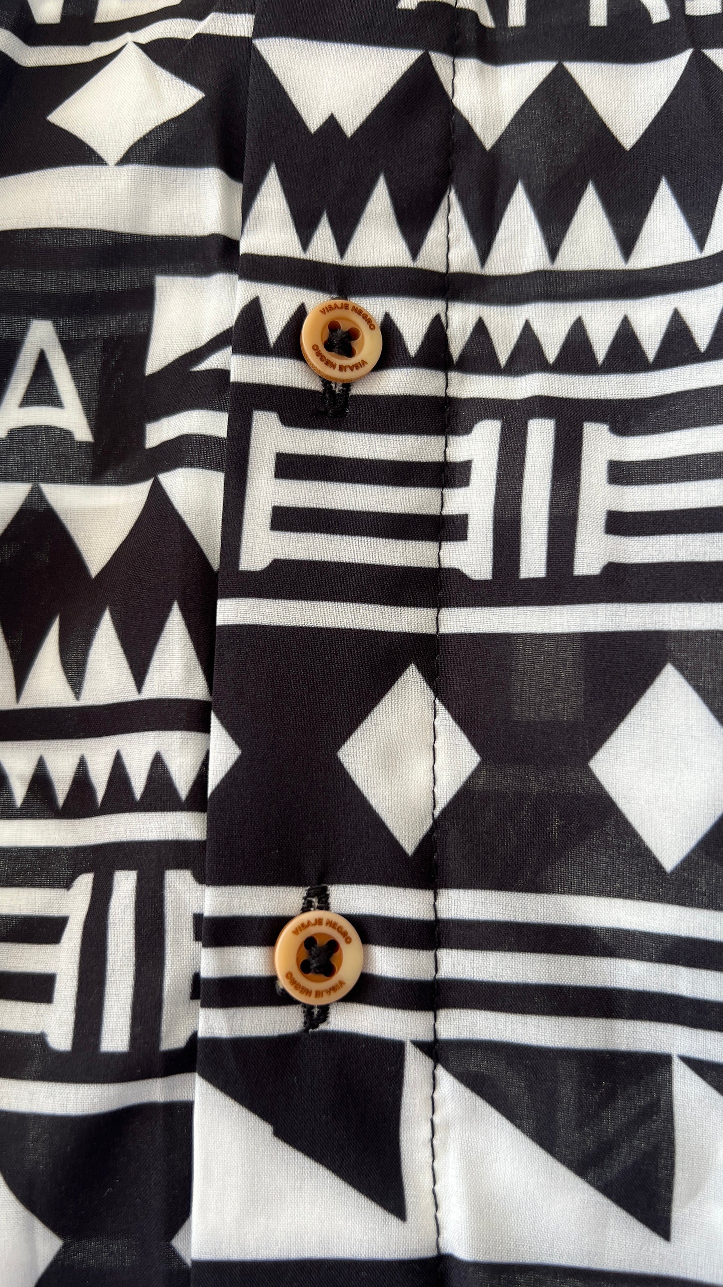 Camisa cuello Nerú- poder negro