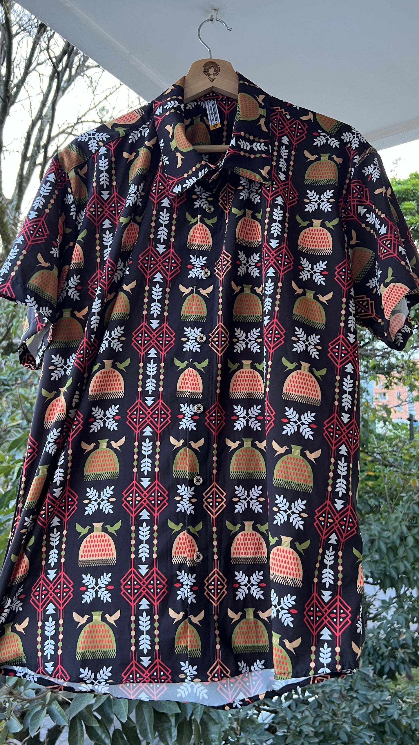 Camisa Puño de Arroz-Cuello Inglés- Ropa Afrocolombiana. – diseño étnico colombiano Visaje Negro