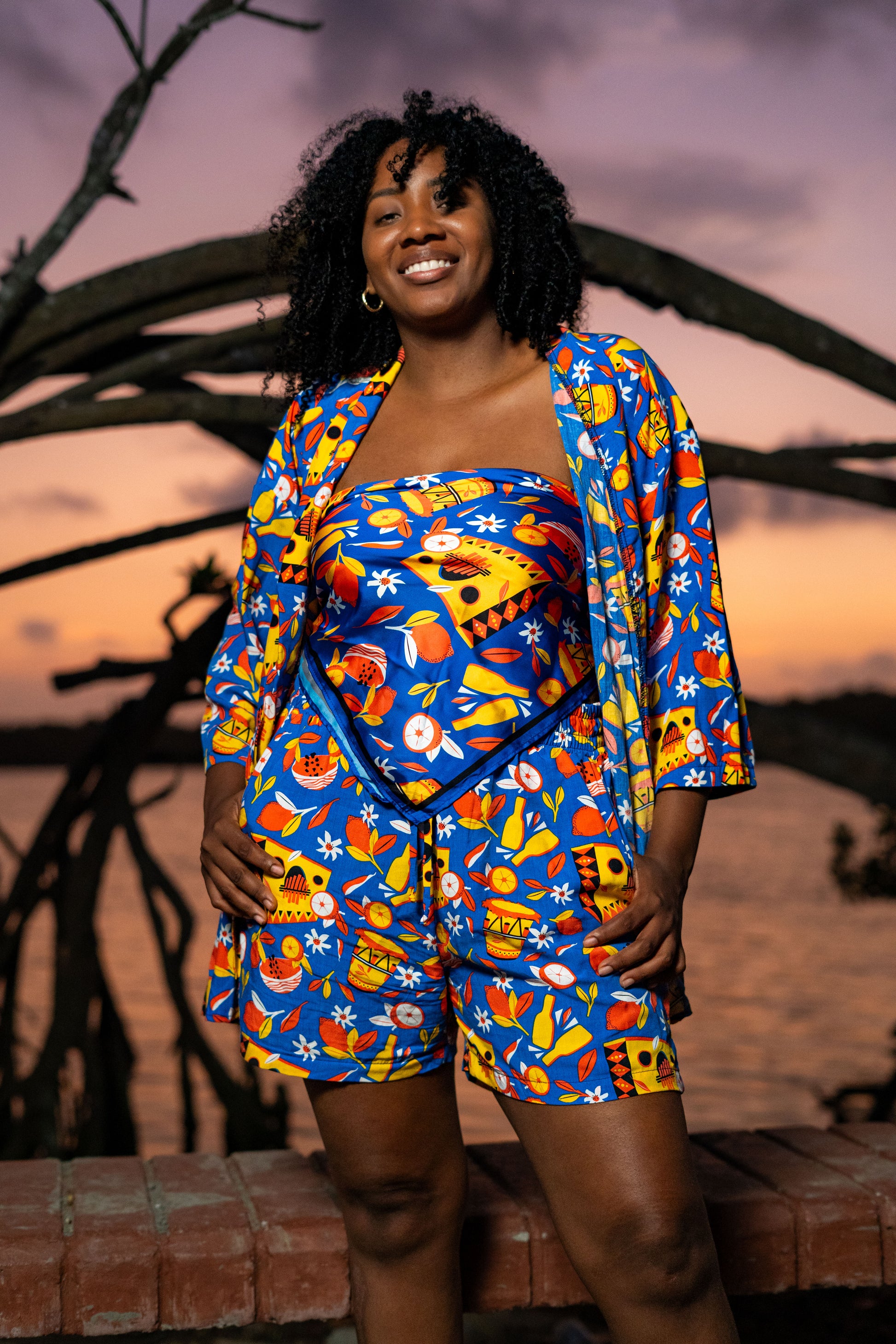 Falda larga Abertura coqueta- Estampado Noches de Sexteto – diseño étnico colombiano Visaje Negro