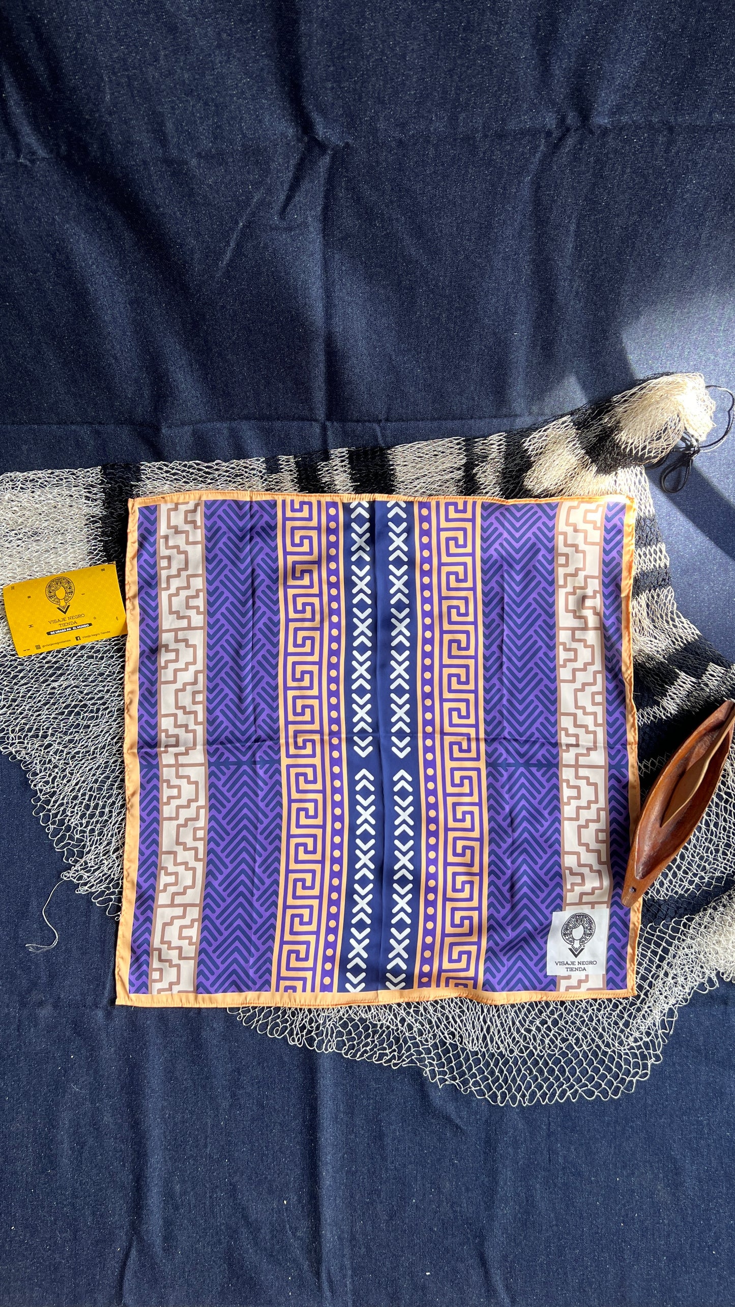 Pañuelo/Pañoleta Tierra Viva - Pañuelo colombiano – diseño étnico colombiano Visaje Negro