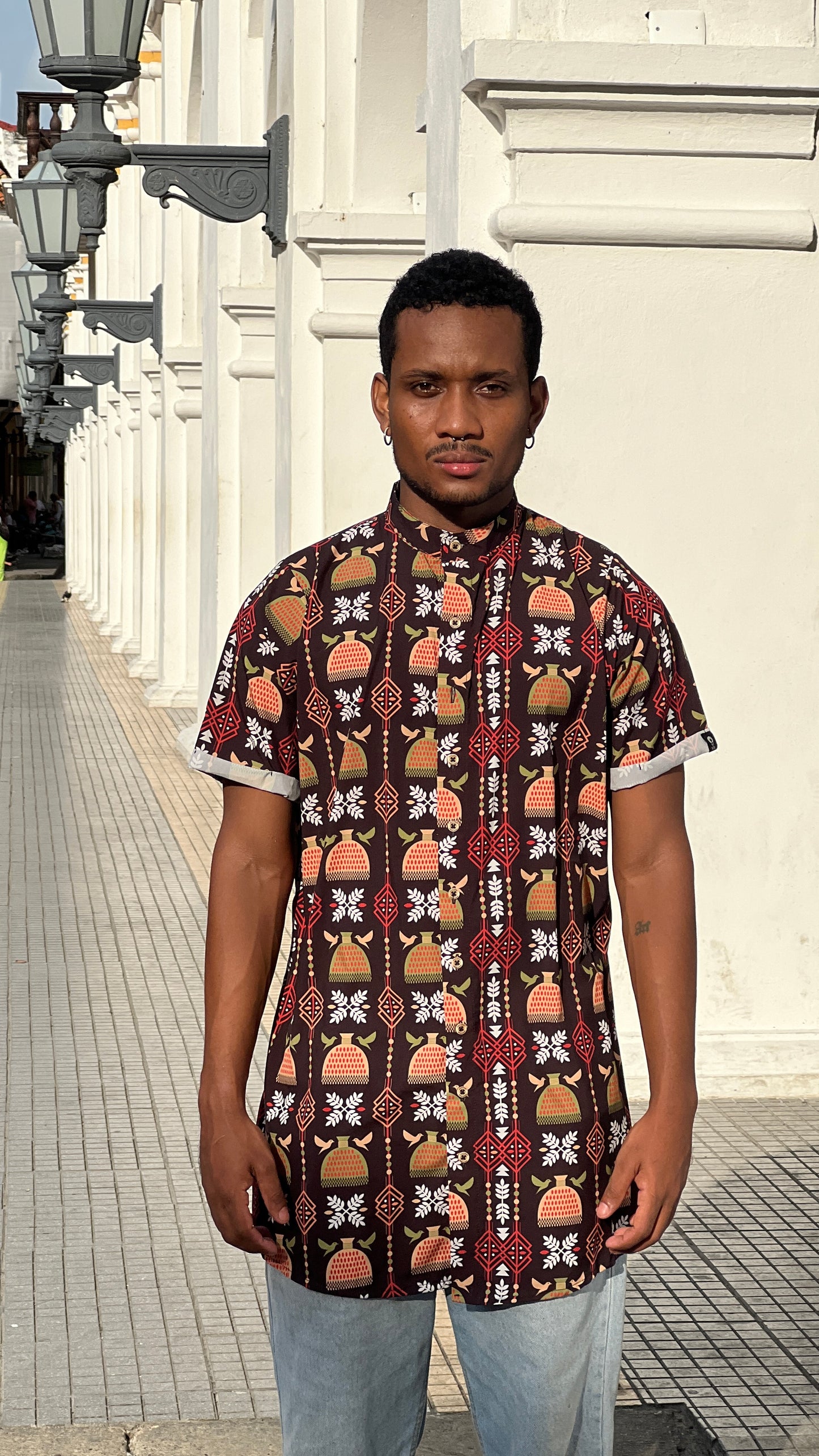 Camisón unisex. Diseño Puño de arroz