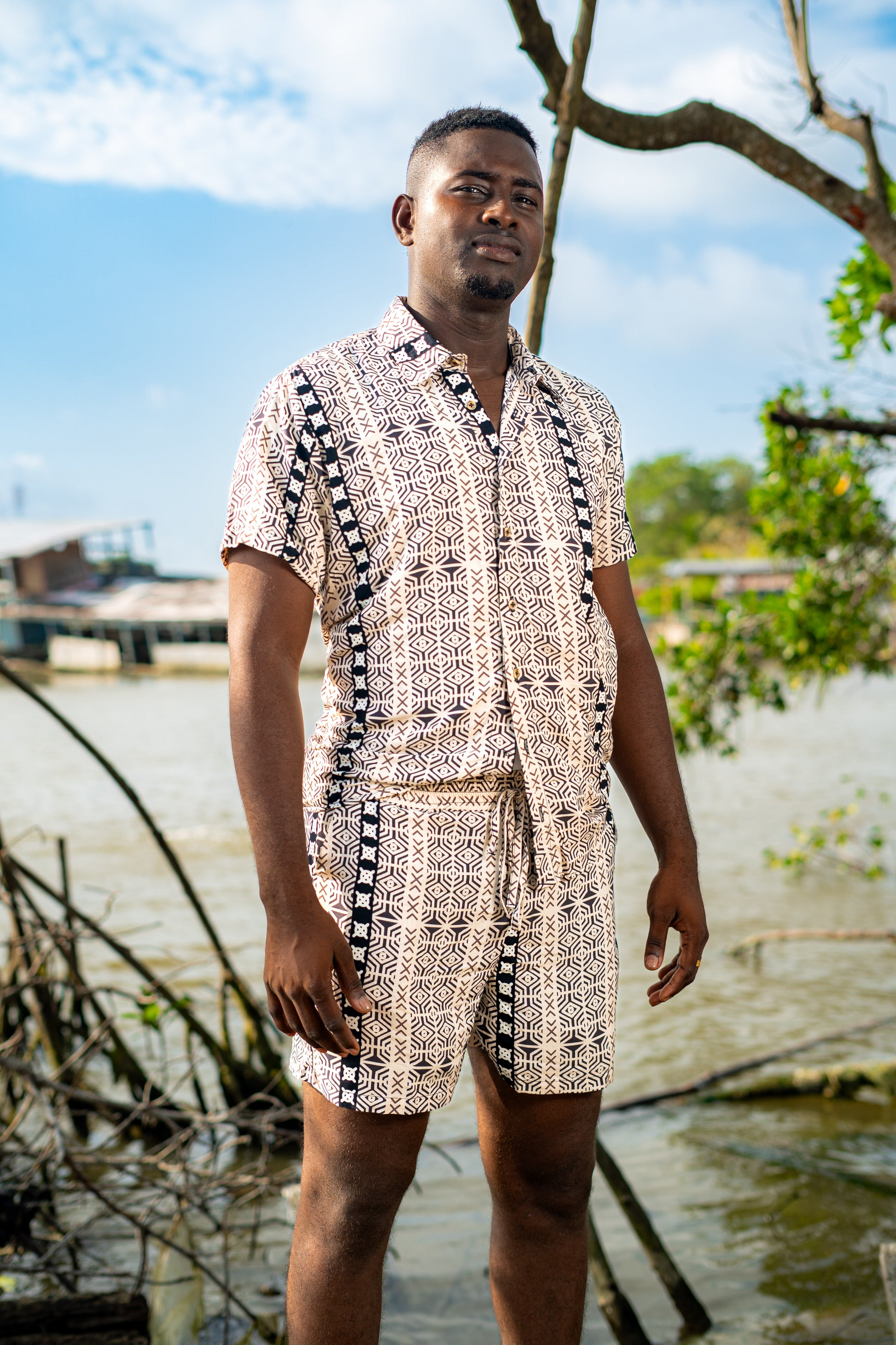 Camisa Barcaza Cuello Inglés - Ropa Afro Colombiana – diseño étnico colombiano Visaje Negro