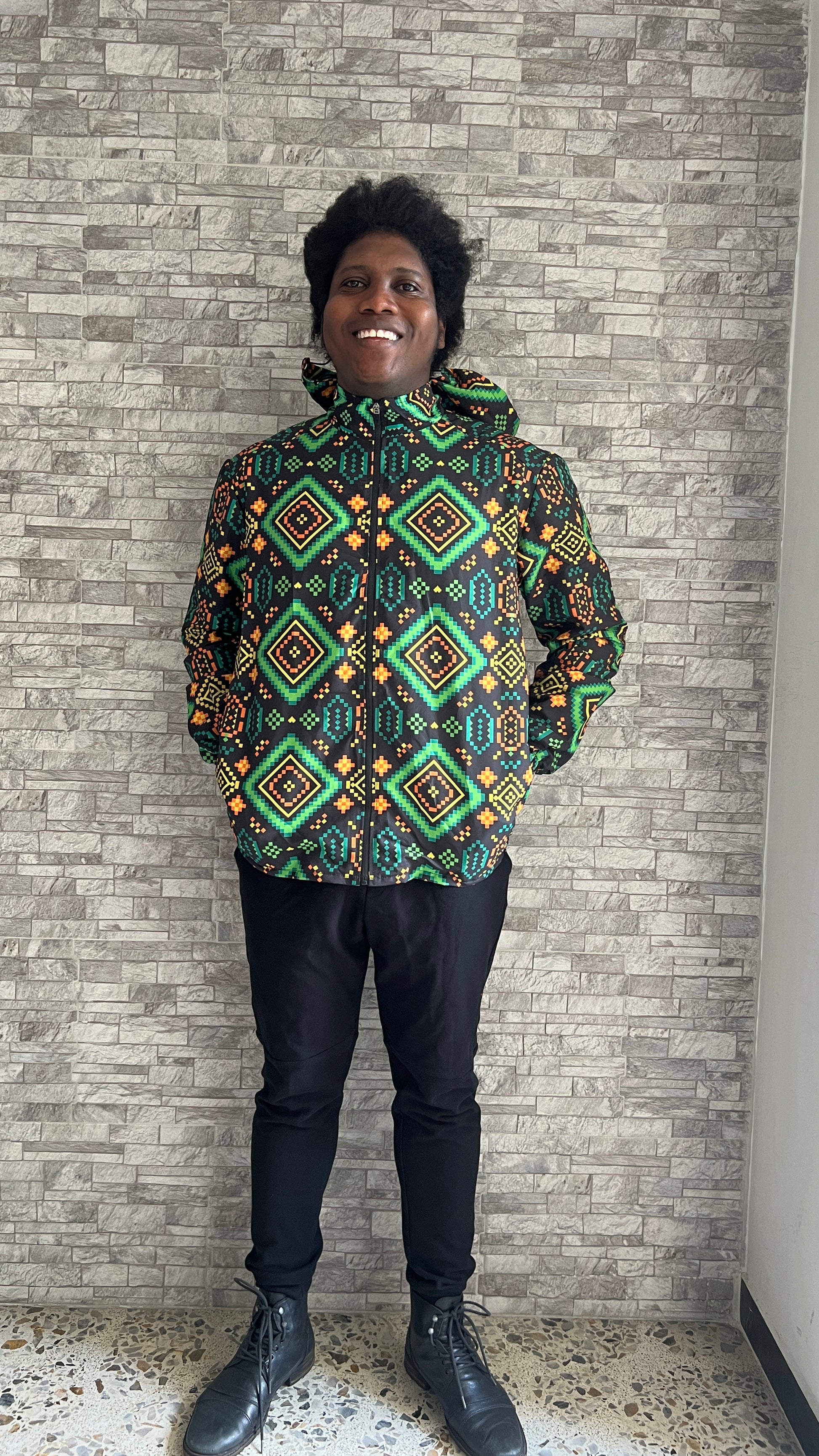 Chaqueta de lluvia- Rombos de Carambolo – diseño étnico colombiano Visaje Negro
