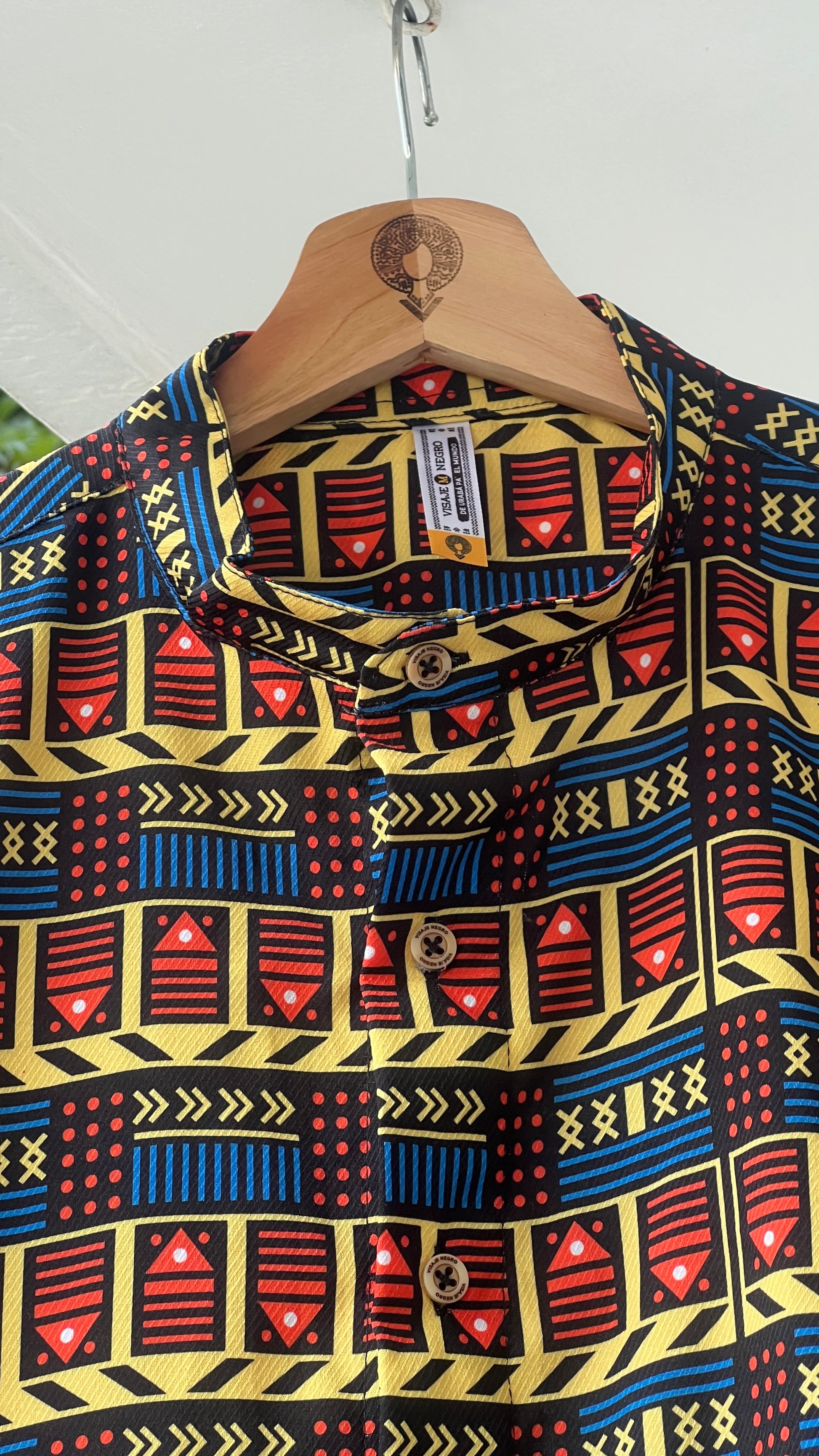 Camisa Vaivén de Peces-Cuello Nerú-ropa afrocolombiana – diseño étnico colombiano Visaje Negro