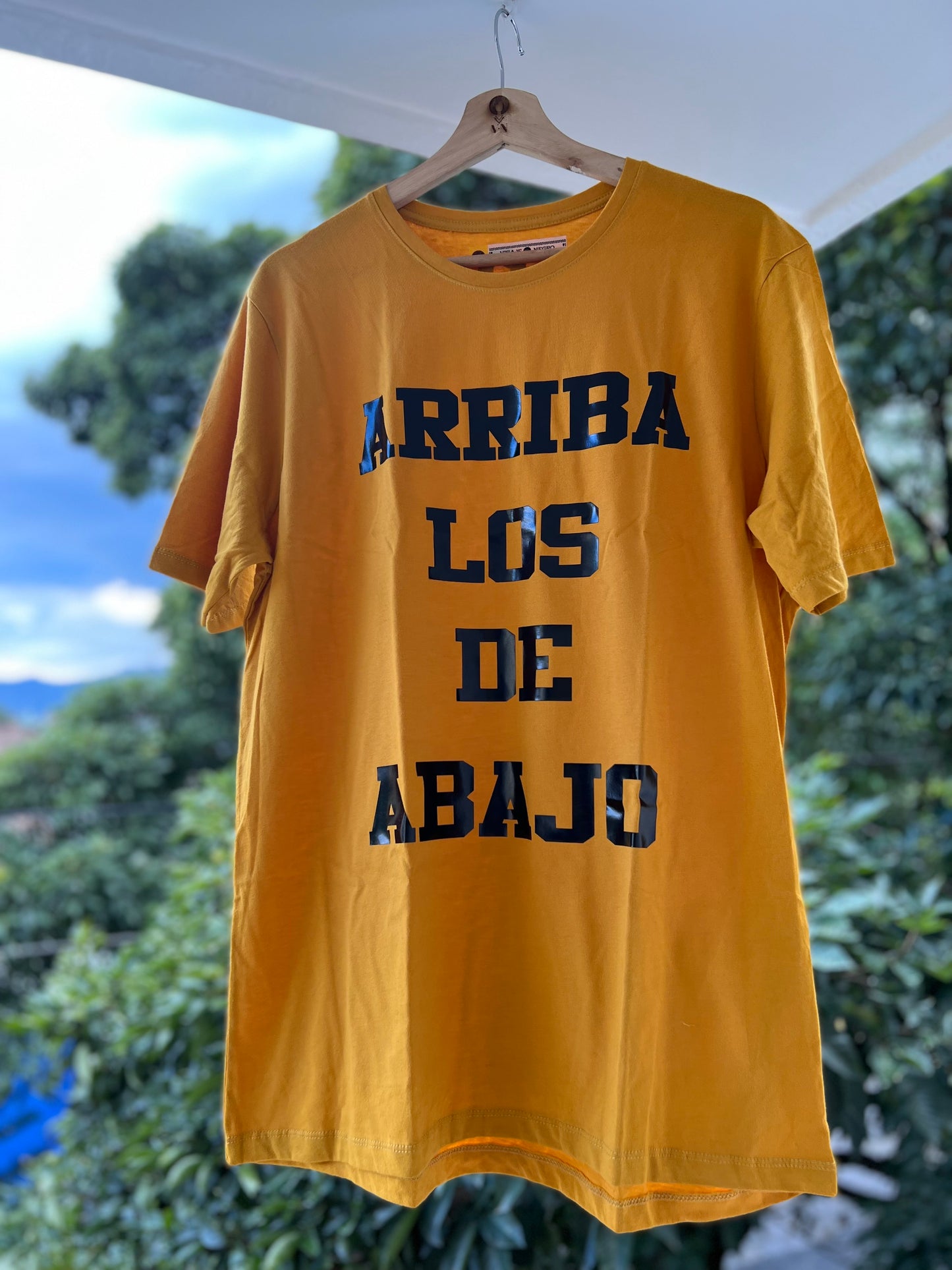 Camiseta estampada Arriba los de Abajo