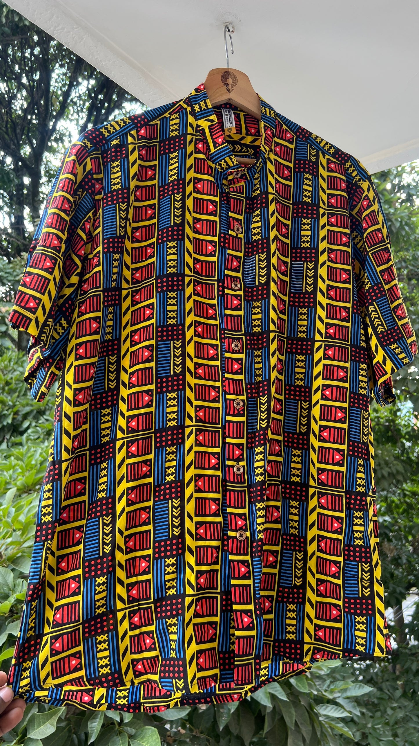 Camisa Vaivén de Peces-Cuello Nerú-ropa afrocolombiana – diseño étnico colombiano Visaje Negro