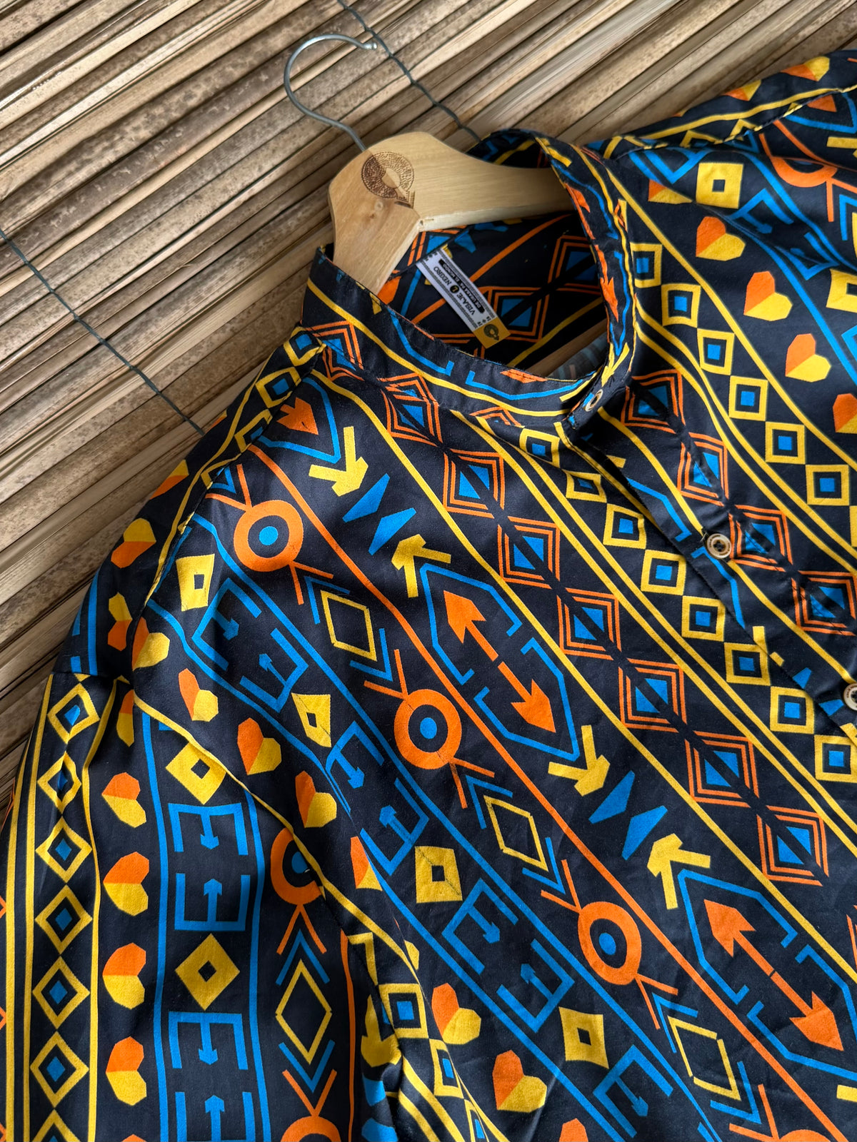 Camisa manga larga Unisex Cuello Nerú. Estampado El Alba.