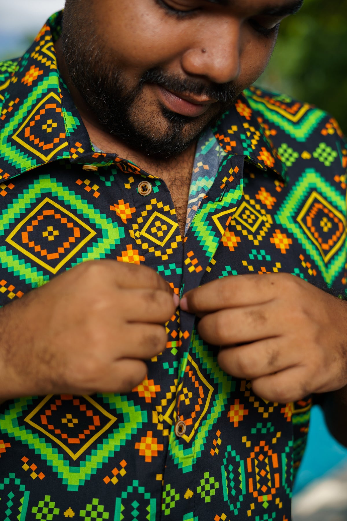 Camisa premium ALGODÓN. Rombos de carambolo con cuello inglés