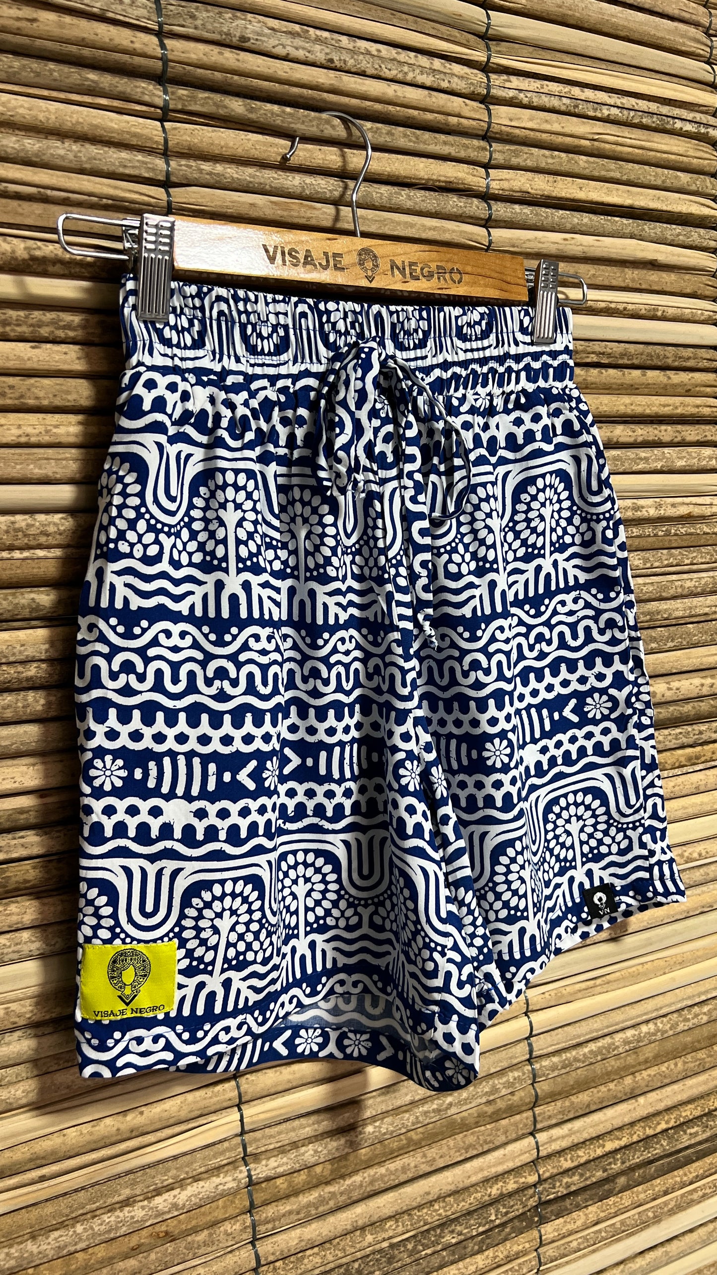 Short-mochibiris estampado estampado Río Suriquí en viscosa fresca | Visaje Negro – diseño étnico colombiano Visaje Negro