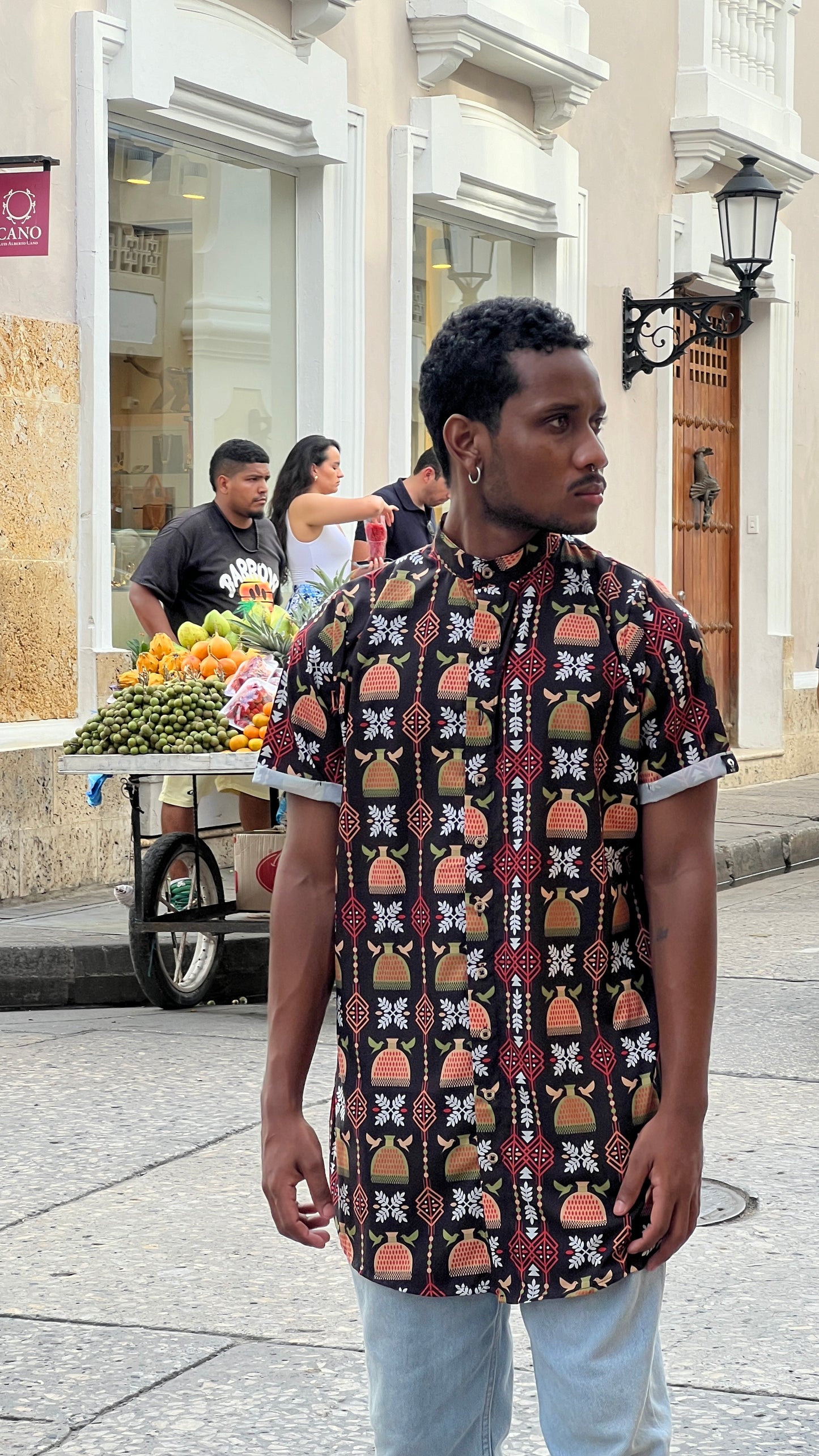 Camisón unisex. Diseño Puño de arroz
