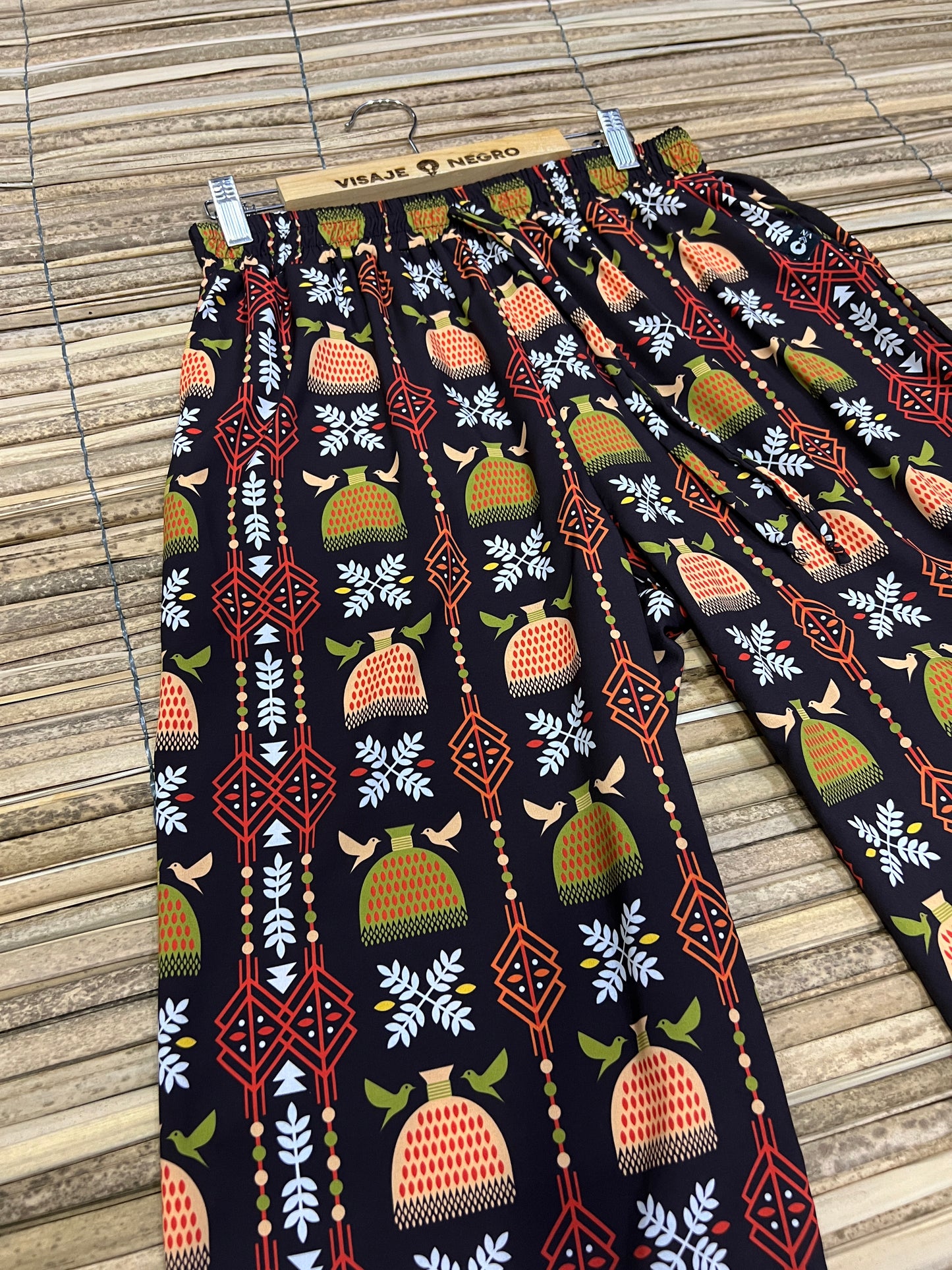 Pantalón Estampado Unisex Bota Ancha Diseño Puño de arroz.