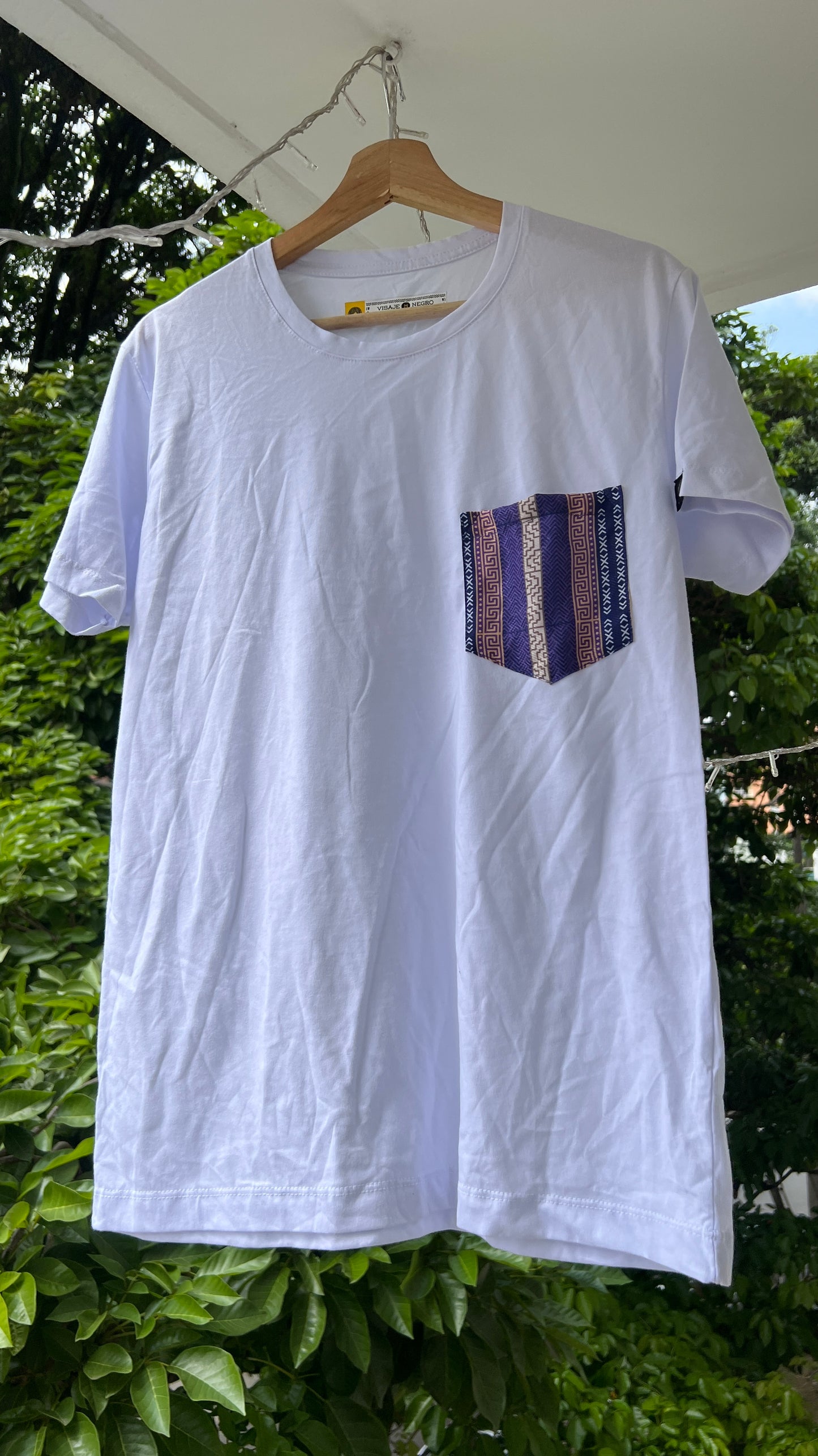 Camiseta blanca  talla S bolsillo diseño Tierra Viva
