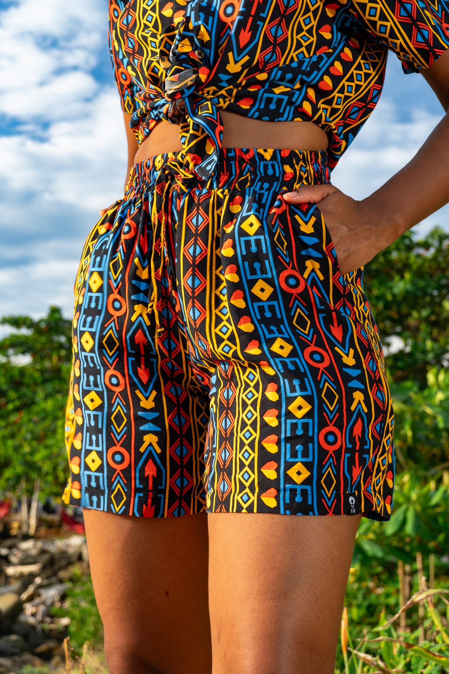 Short-mochibiris estampado El Alba en viscosa fresca | Visaje Negro – diseño étnico colombiano Visaje Negro