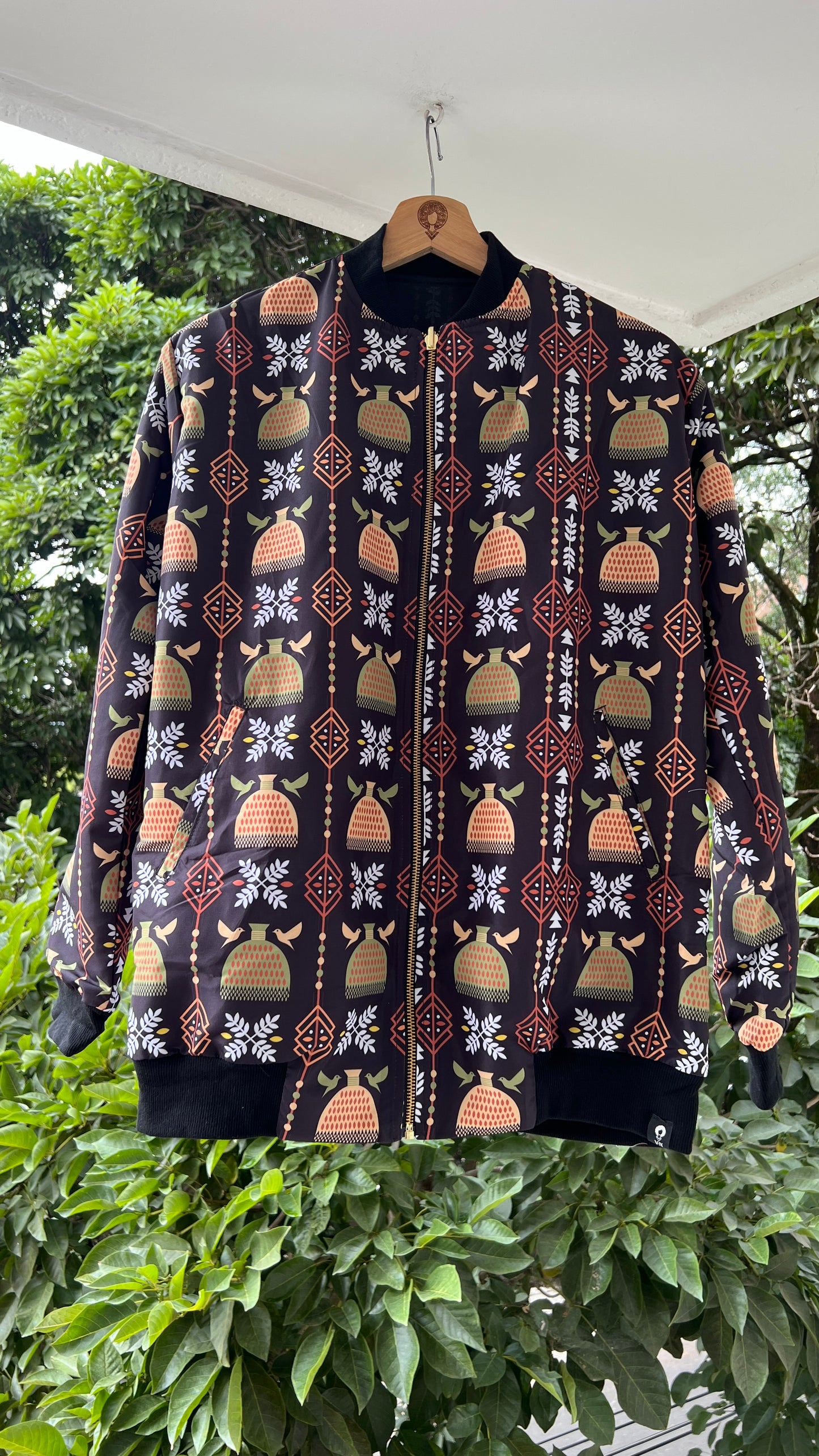 Chaqueta doble faz Puño de Arroz – diseño étnico colombiano Visaje Negro