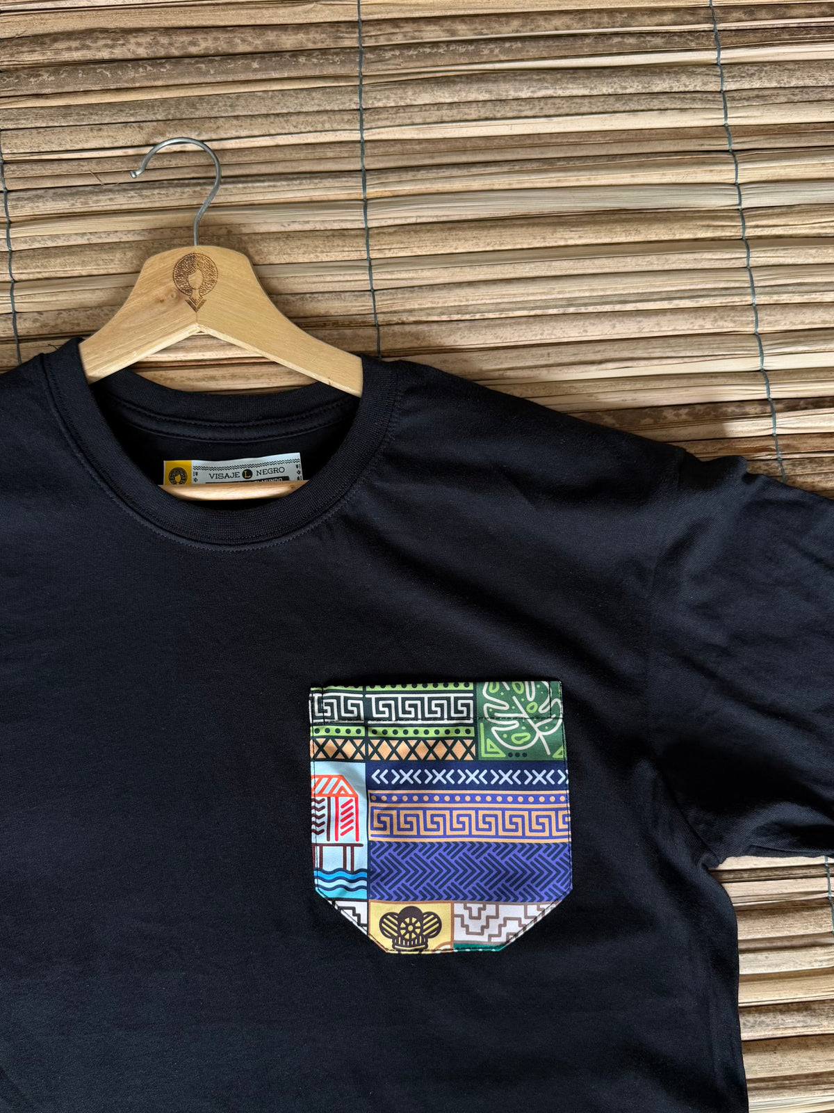 Camiseta negra talla L y XL bolsillo diseño Artesanos