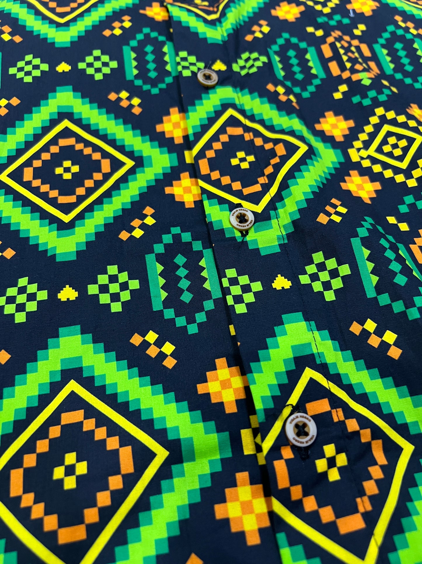 Camisa premium ALGODÓN. Rombos de carambolo con cuello inglés