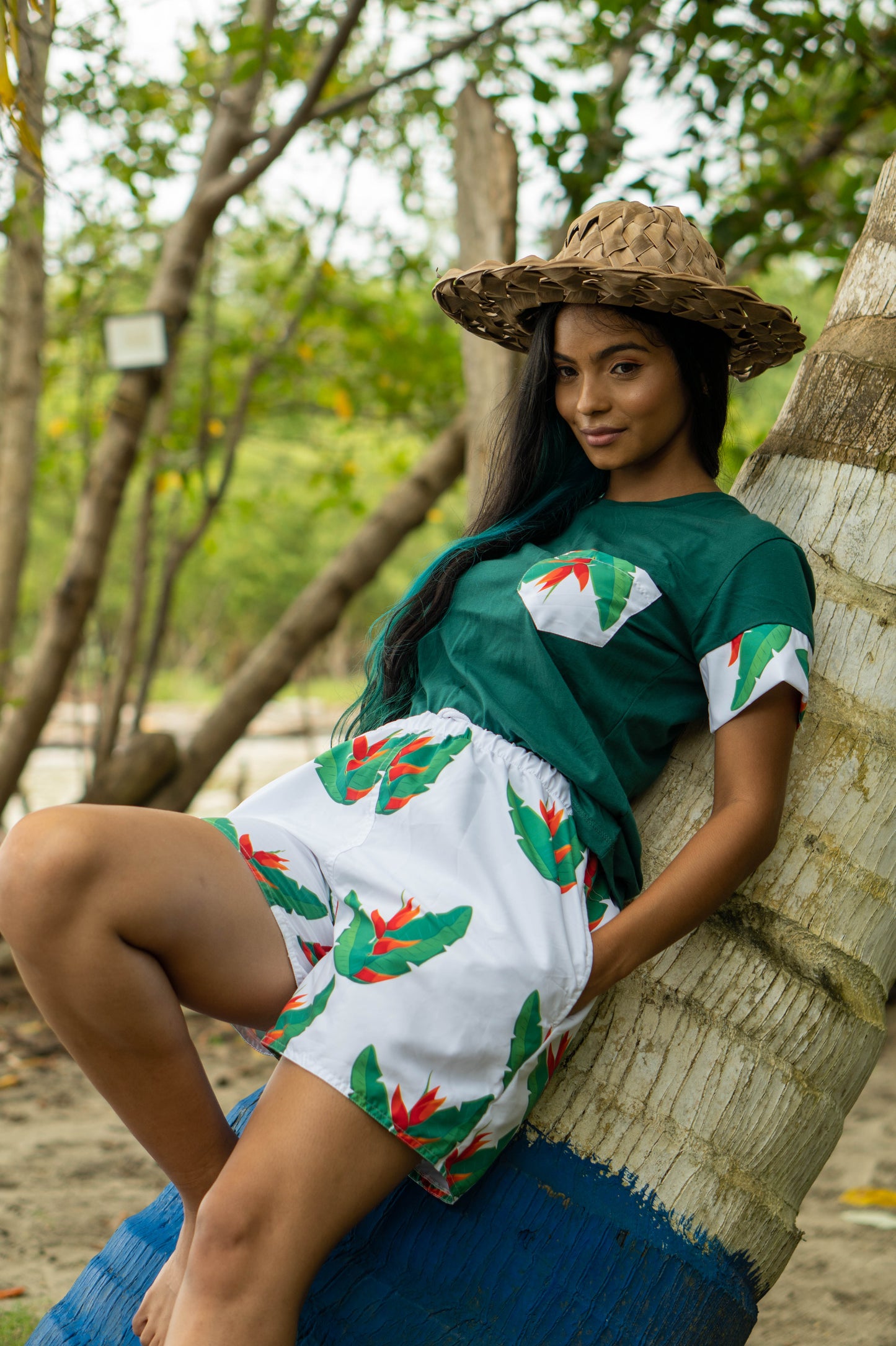 Pantaloneta de baño Platanillo – diseño étnico colombiano Visaje Negro