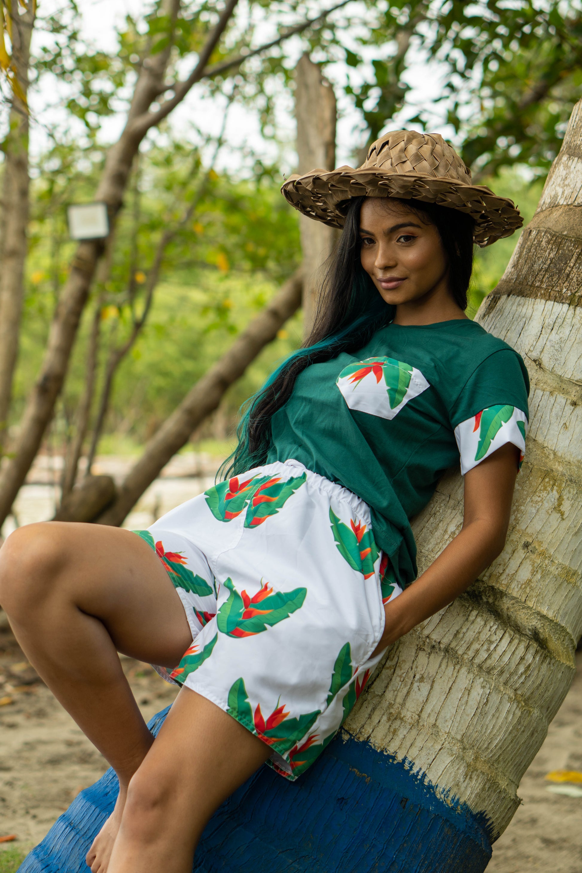 Pantaloneta de baño Platanillo – diseño étnico colombiano Visaje Negro