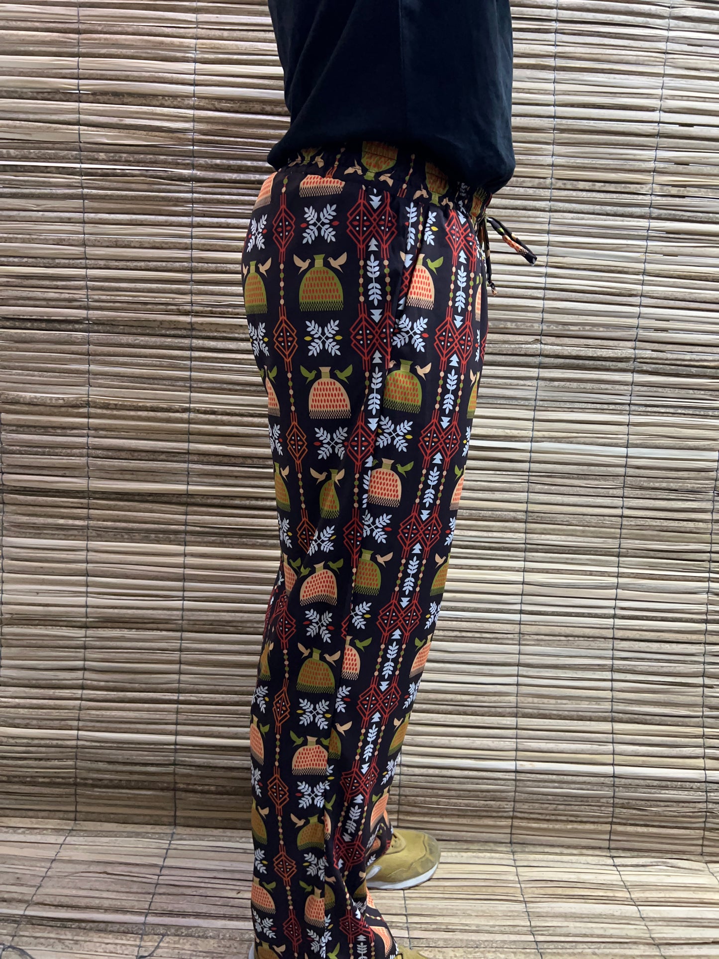 Pantalón Estampado Unisex Bota Ancha Diseño Puño de arroz.