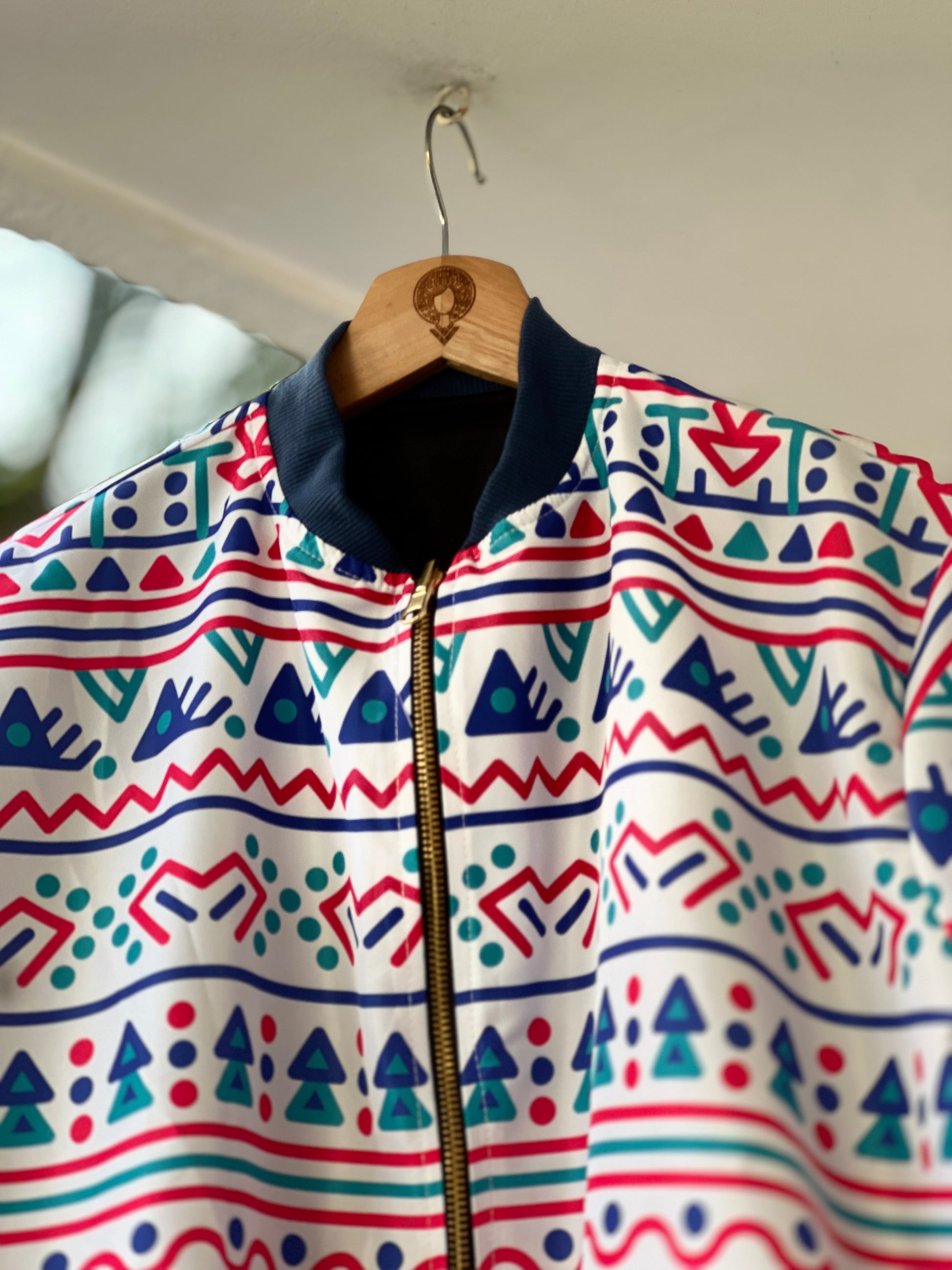 Chaqueta Palafitos – diseño étnico colombiano Visaje Negro