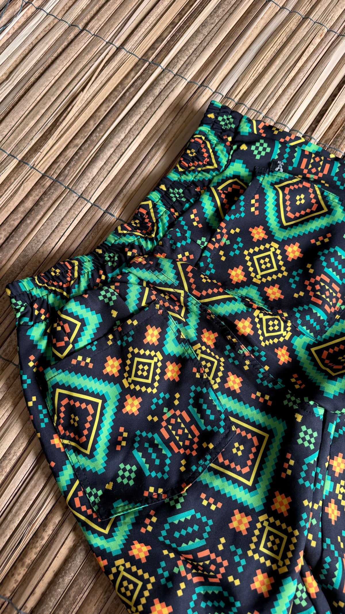 Pantalón unisex Estampado Diseño Rombos de Carambolo