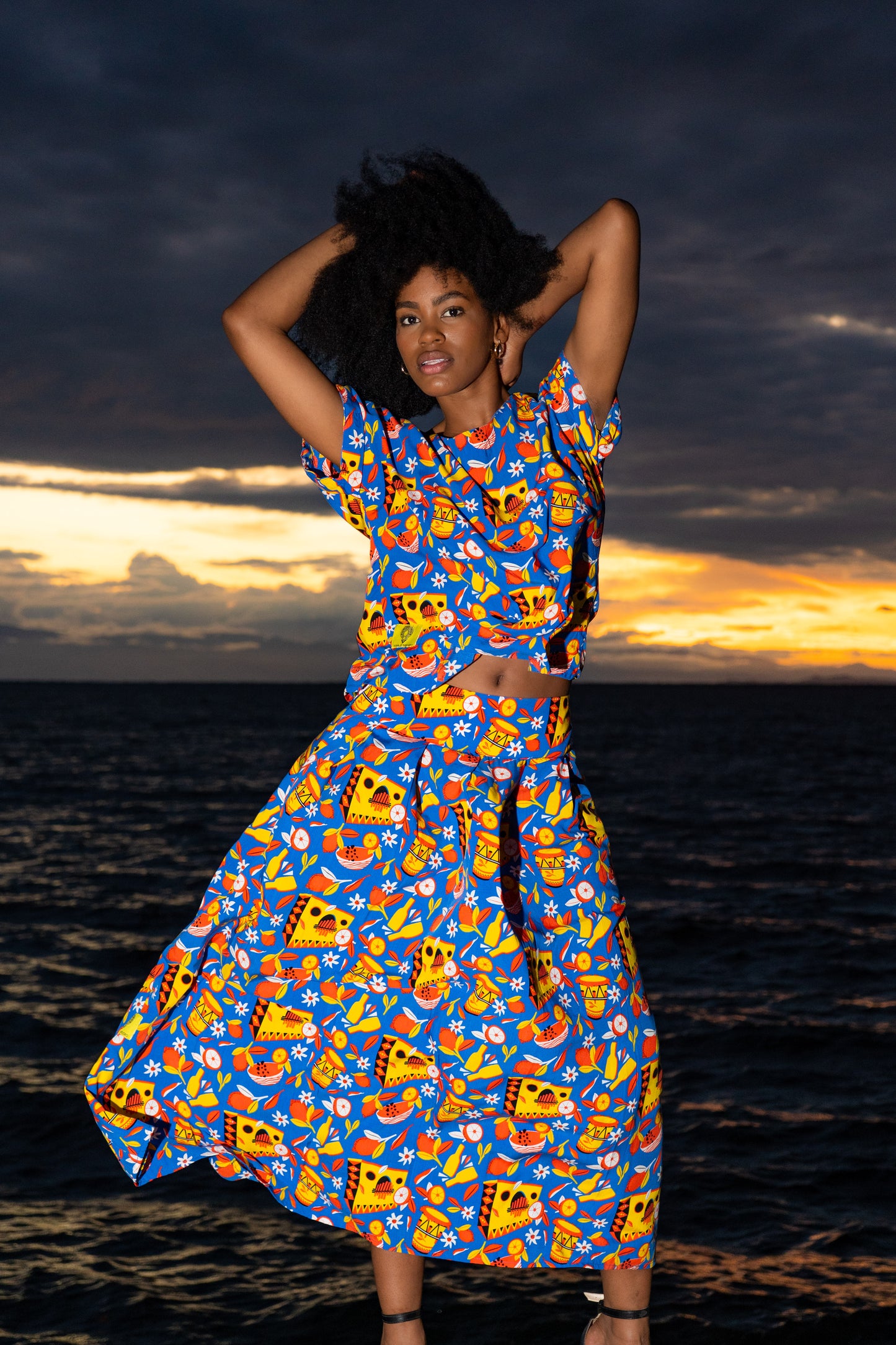 Falda larga plisada- estampado Noches de sexteto – diseño étnico colombiano Visaje Negro