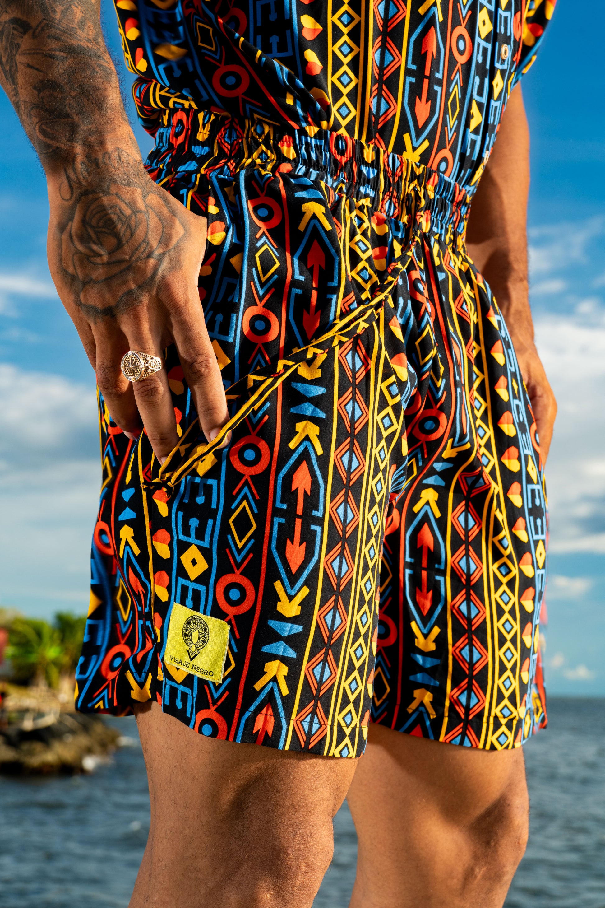 Short-mochibiris estampado El Alba en viscosa fresca | Visaje Negro – diseño étnico colombiano Visaje Negro