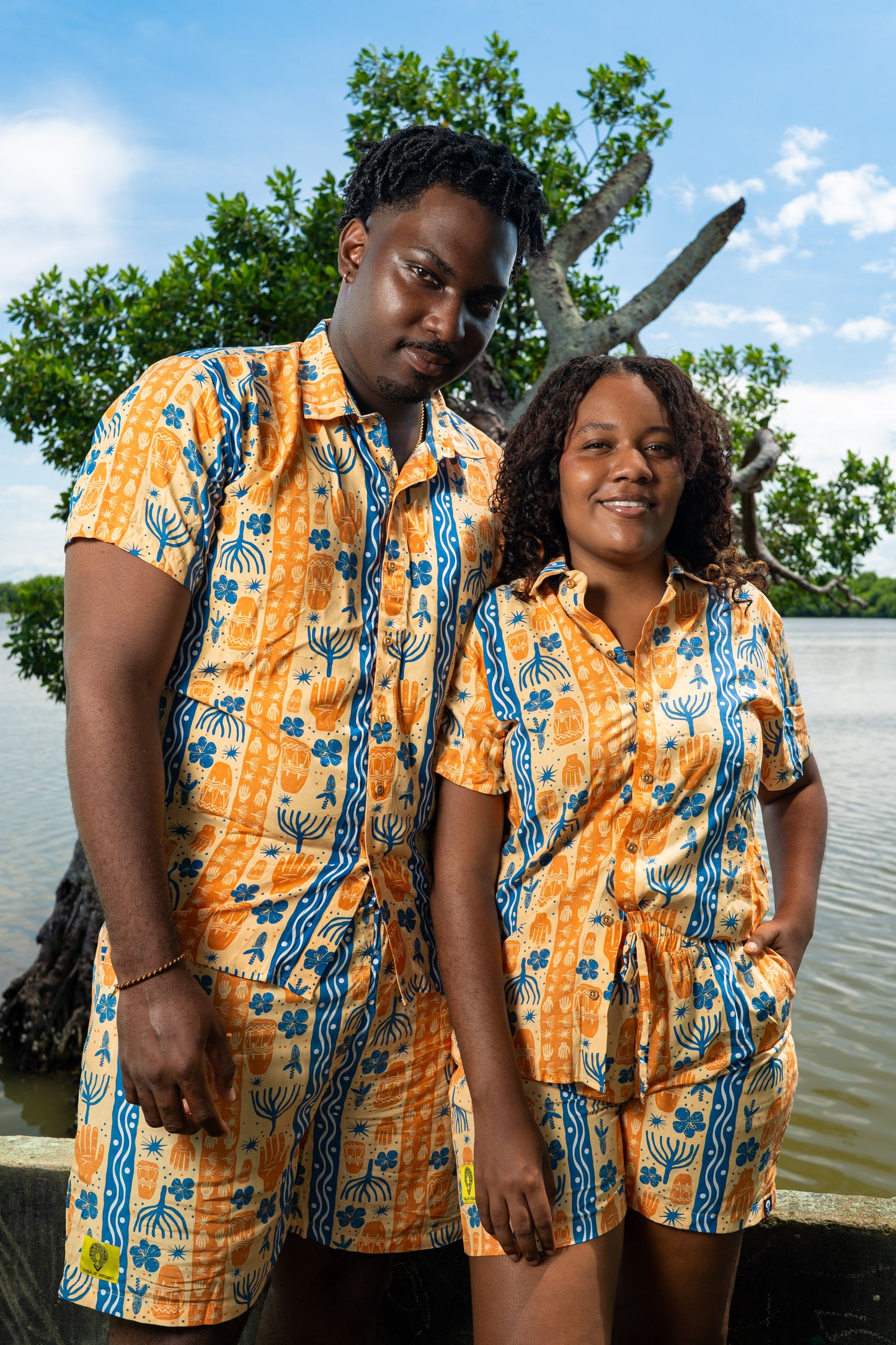 Camisa Bulla y Pesca-Cuello Inglés- Ropa Afrocolombiana – diseño étnico colombiano Visaje Negro