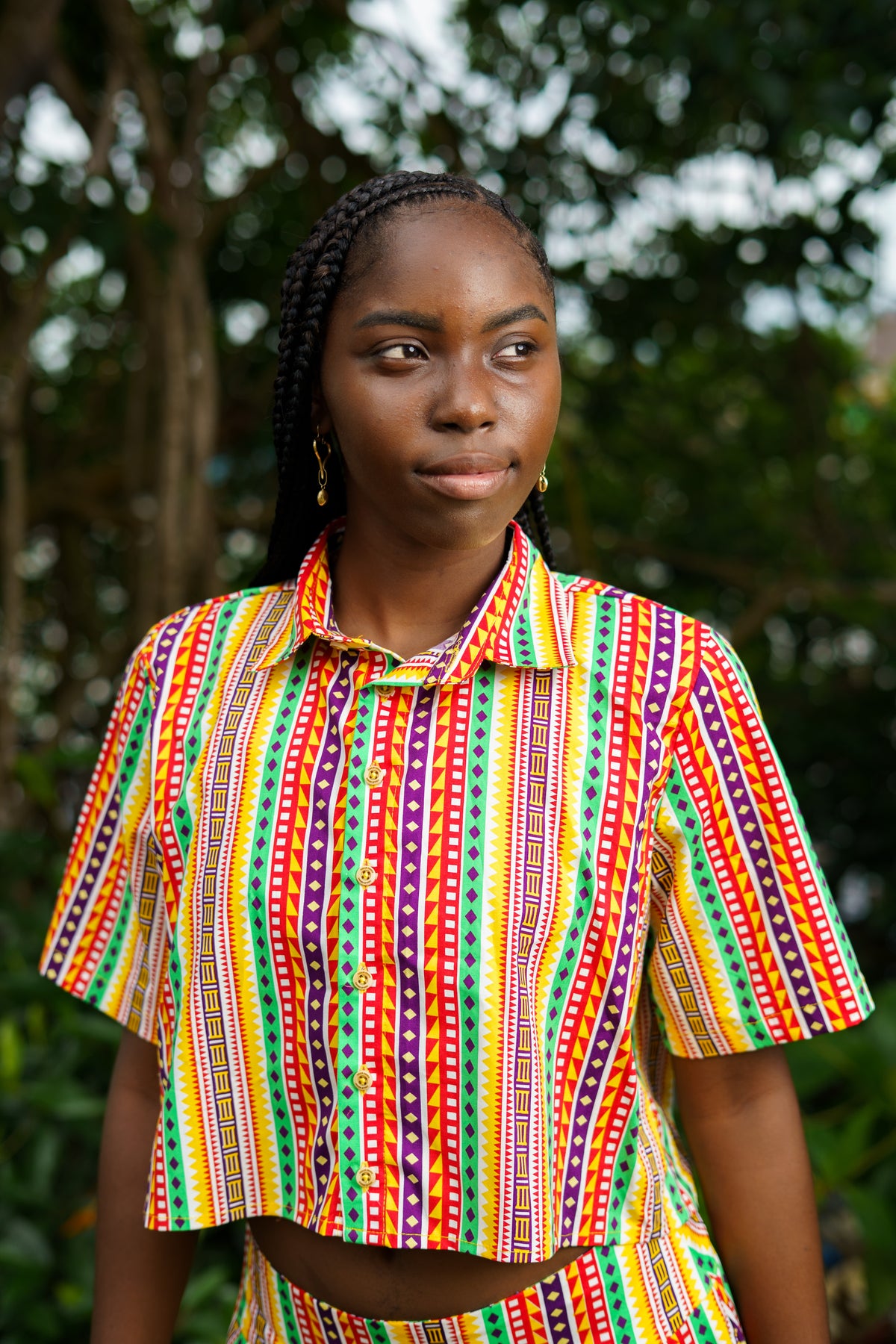 Camisa corta tipo  Crop Top estampado Caminos