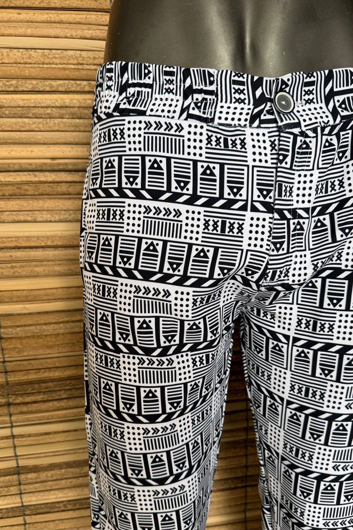 Pantalón unisex Estampado Diseño Vaivén de peces Negro