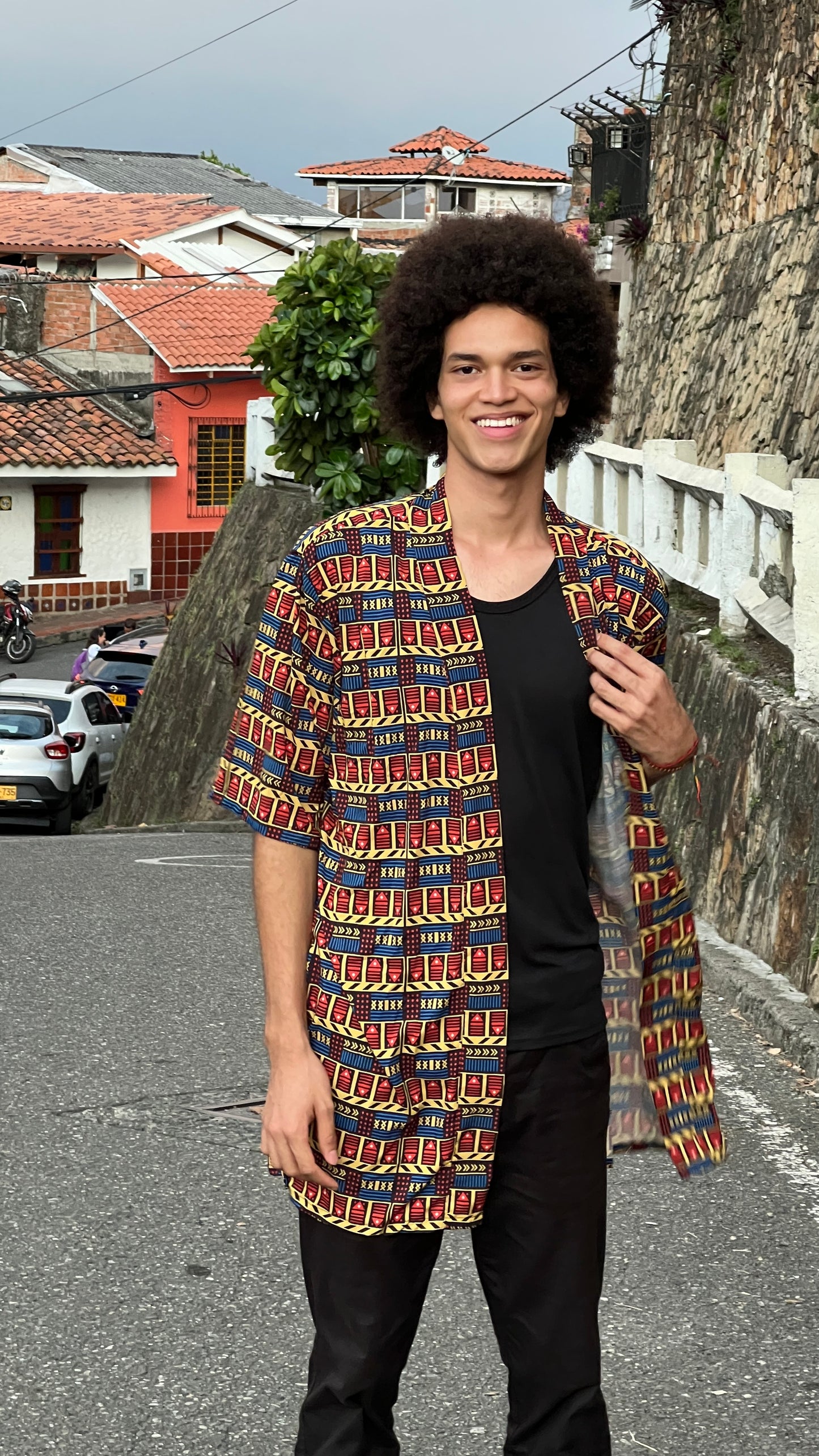 Kimono corto sin género. Vaivén de peces – diseño étnico colombiano Visaje Negro